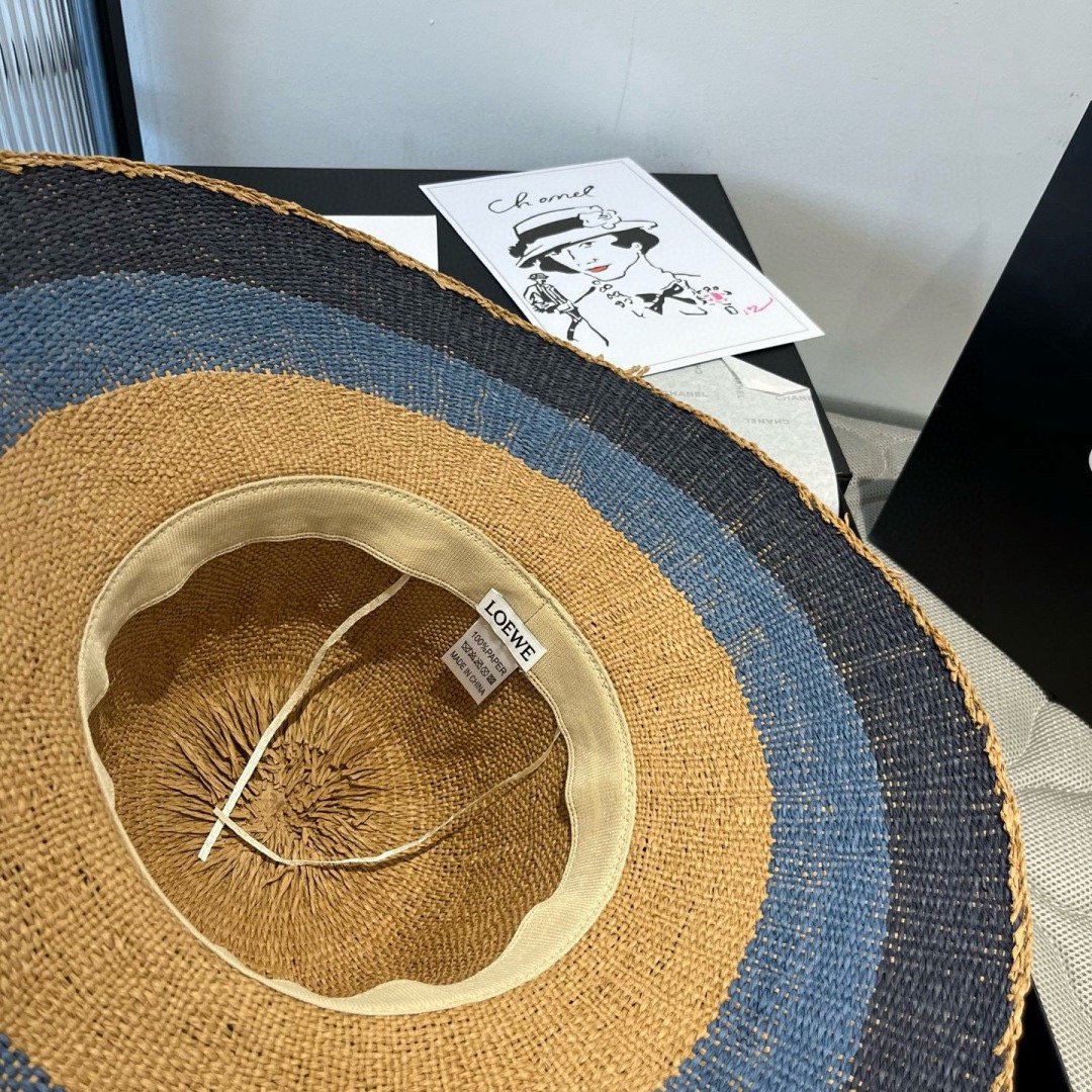 🆕

ＬＯＥＷＥ罗意威 新款草帽，手工钩织草编帽，大帽檐草帽，遮阳沙滩帽可折叠，携带方便，头围57cm