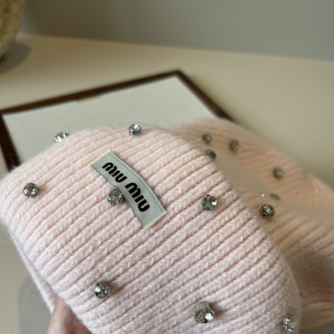 🆕

缪缪miumiu秋冬新款针织羊毛帽，糖果色针织帽