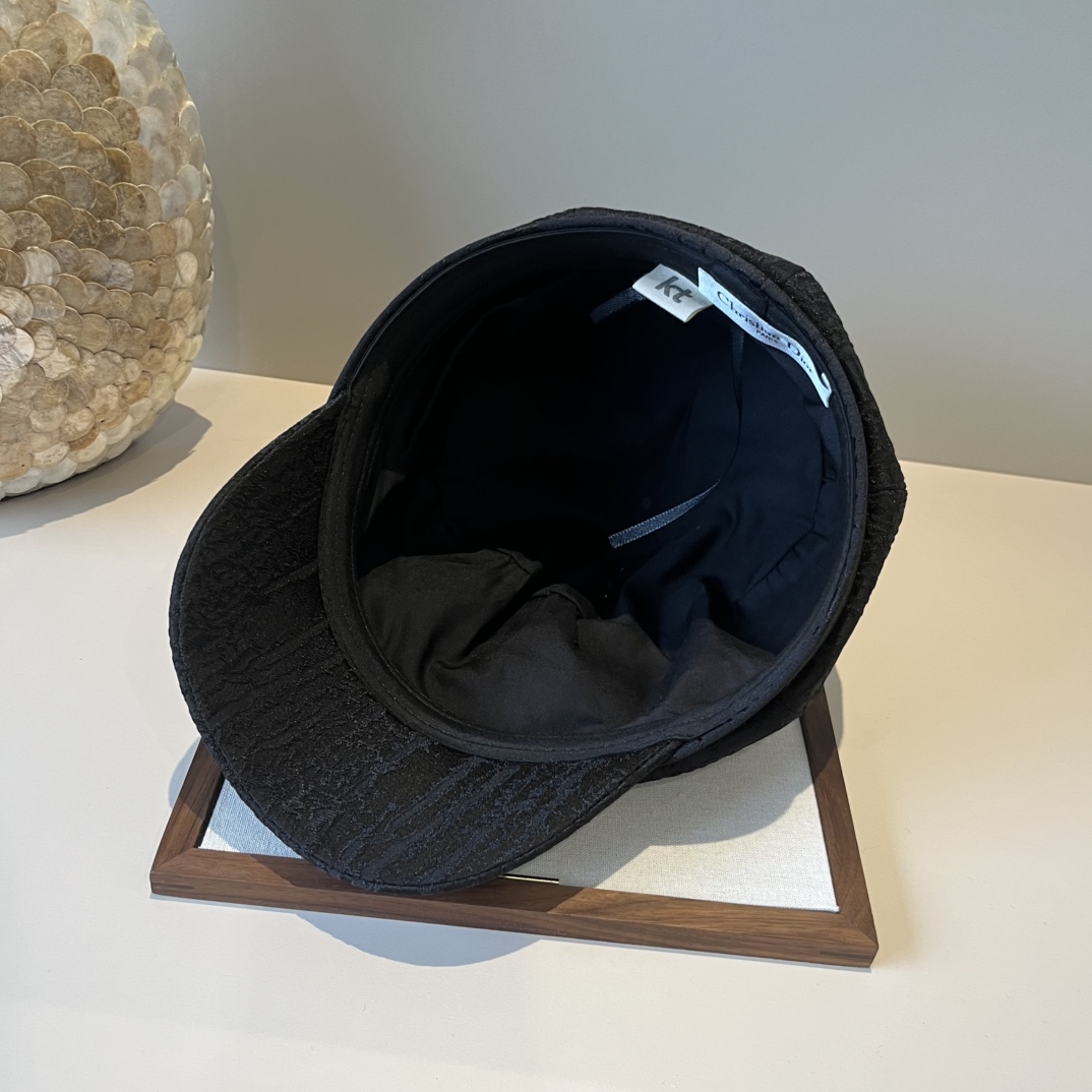 🆕

Dior迪奥新款画家鸭舌帽，头围57cm