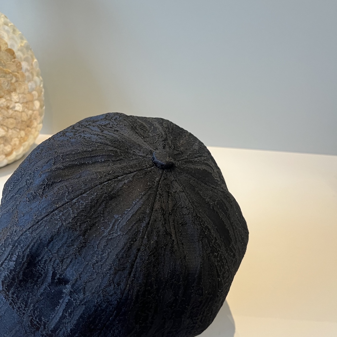 🆕

Dior迪奥新款画家鸭舌帽，头围57cm