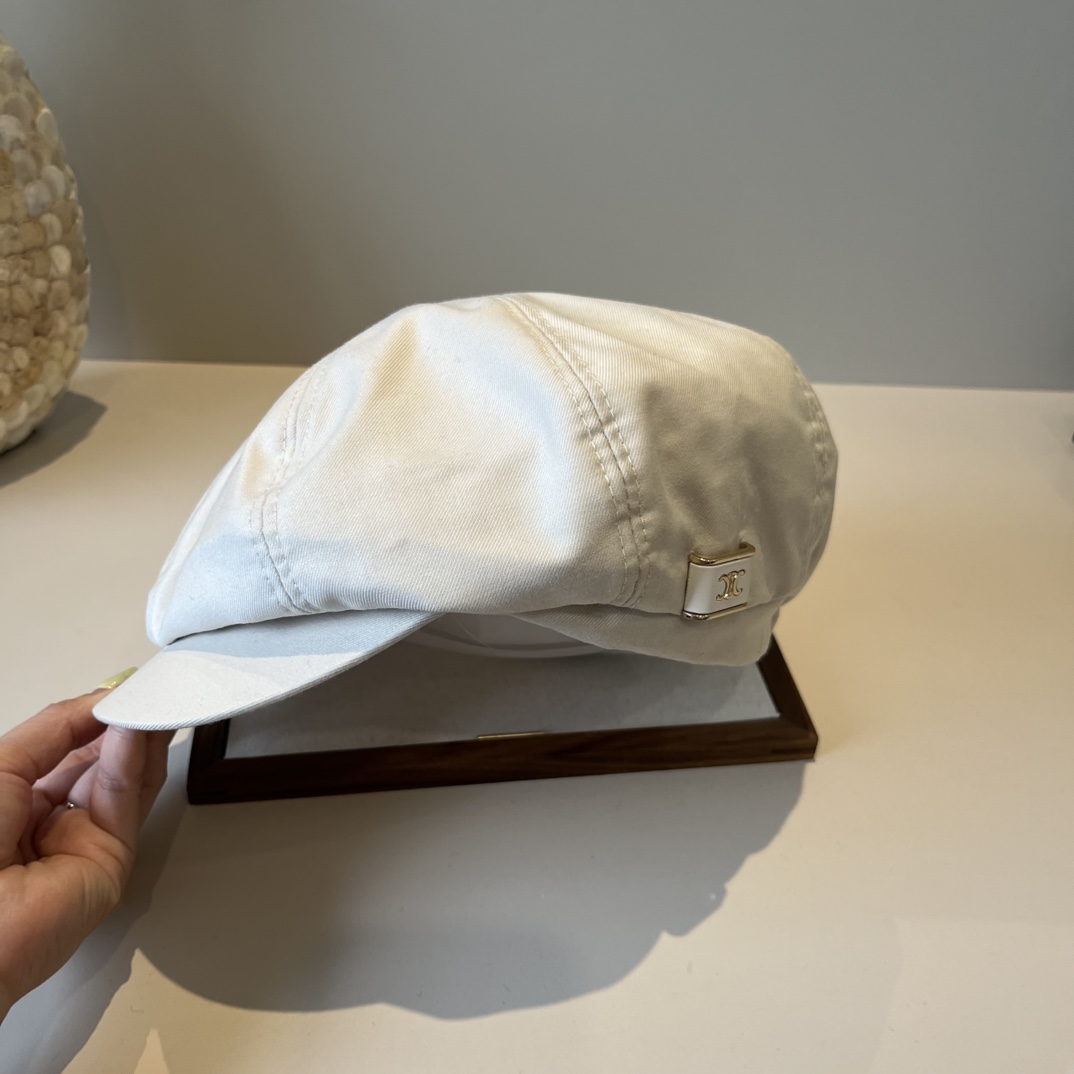 🆕

Celine赛琳秋款画家鸭舌帽，后松紧带调节，适合任何脸型