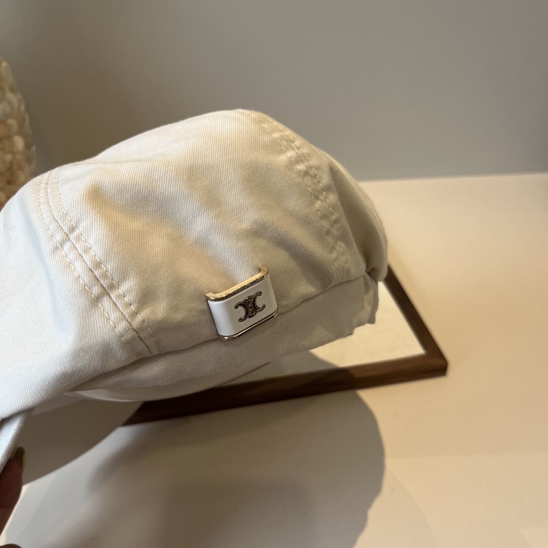 🆕

Celine赛琳秋款画家鸭舌帽，后松紧带调节，适合任何脸型