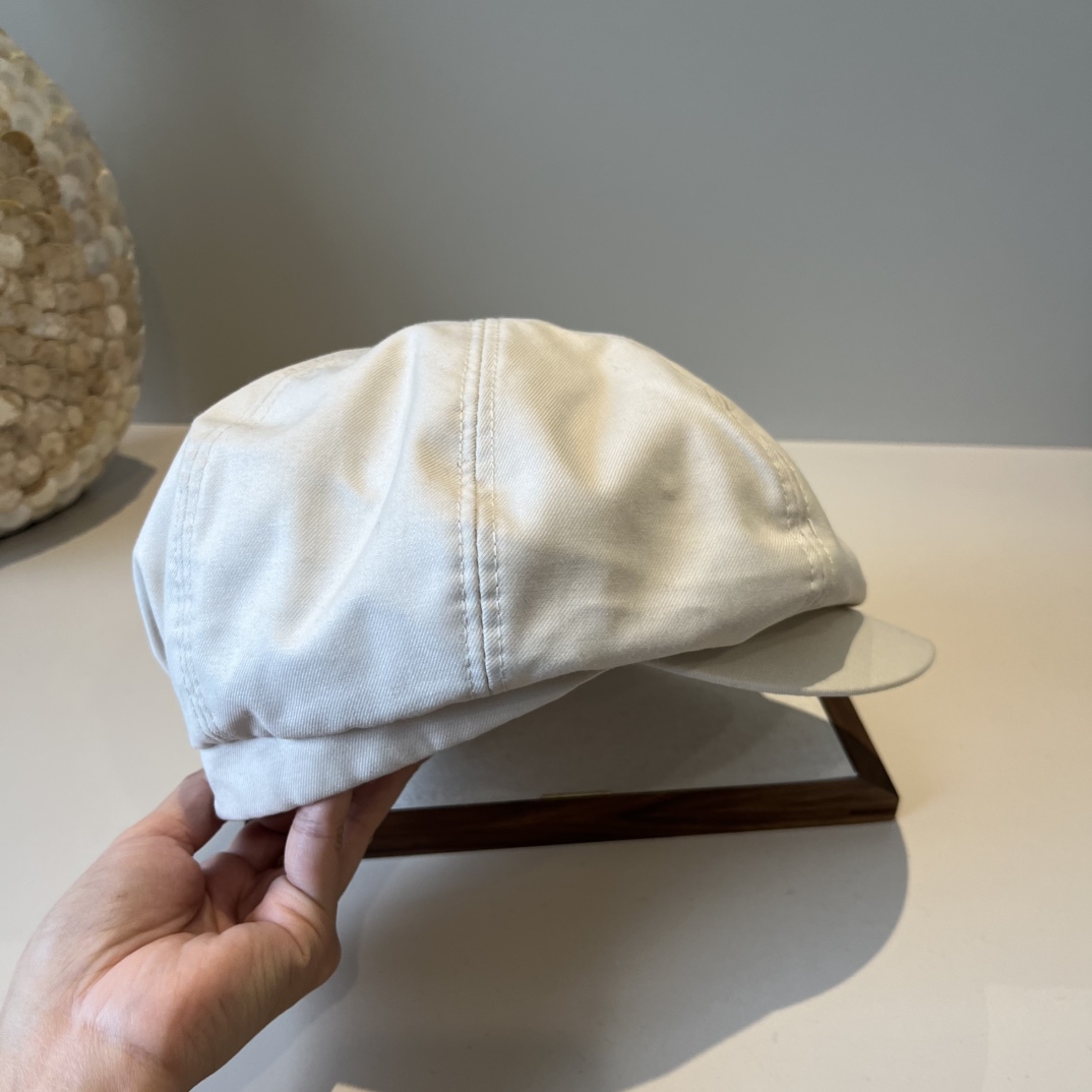 🆕

Celine赛琳秋款画家鸭舌帽，后松紧带调节，适合任何脸型