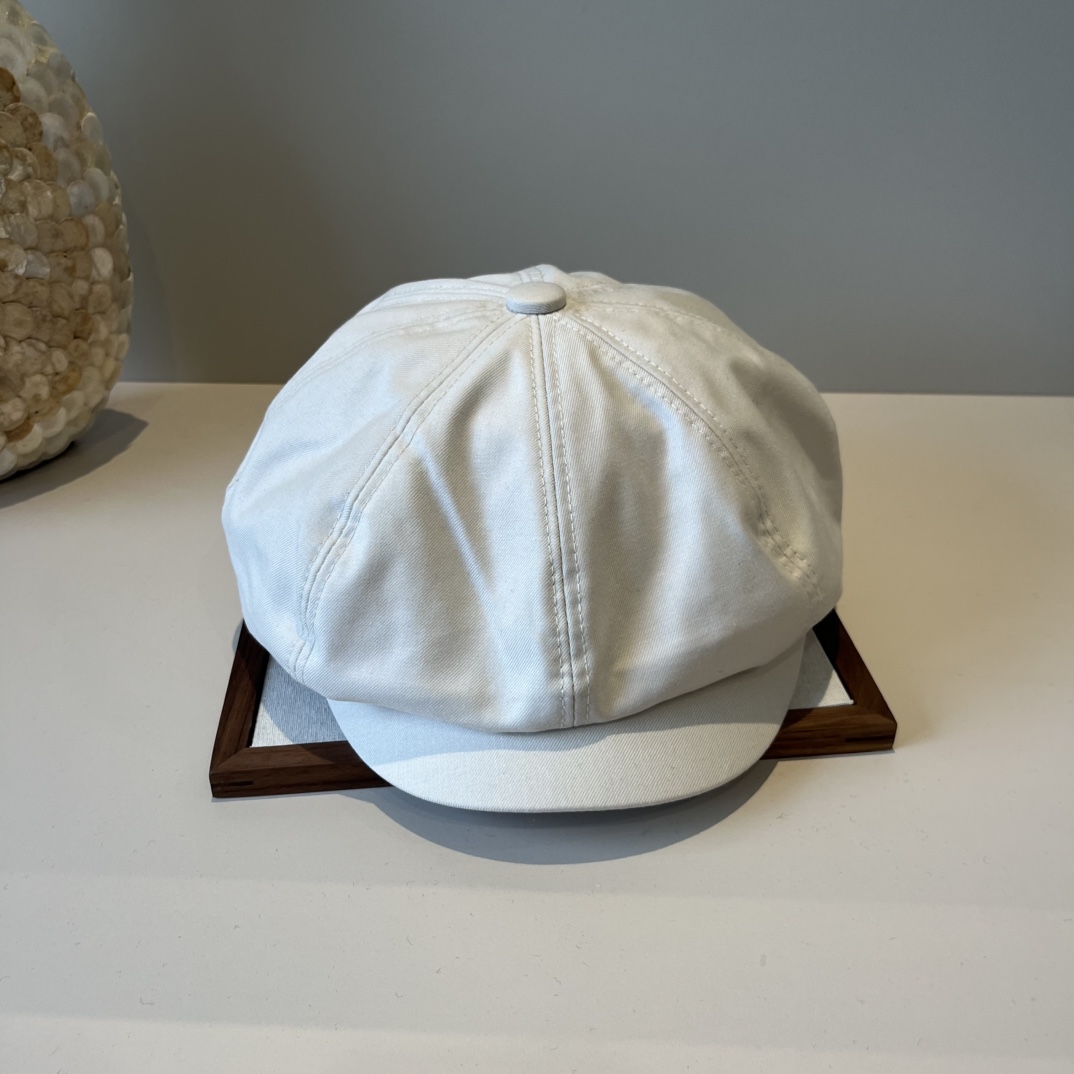 🆕

Celine赛琳秋款画家鸭舌帽，后松紧带调节，适合任何脸型