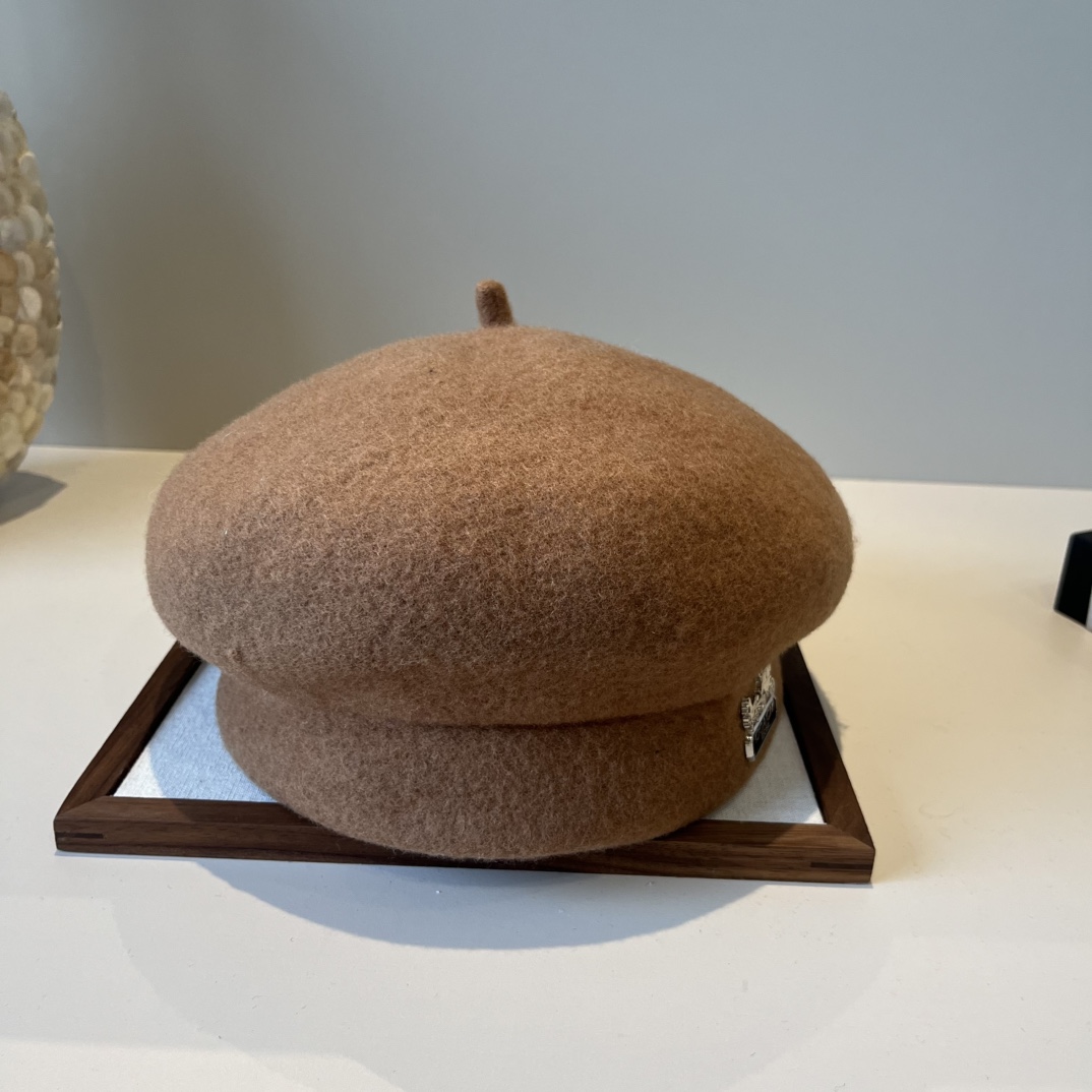 🆕

蔻驰新款羊毛贝雷帽，百分百羊毛面料，头围57cm
