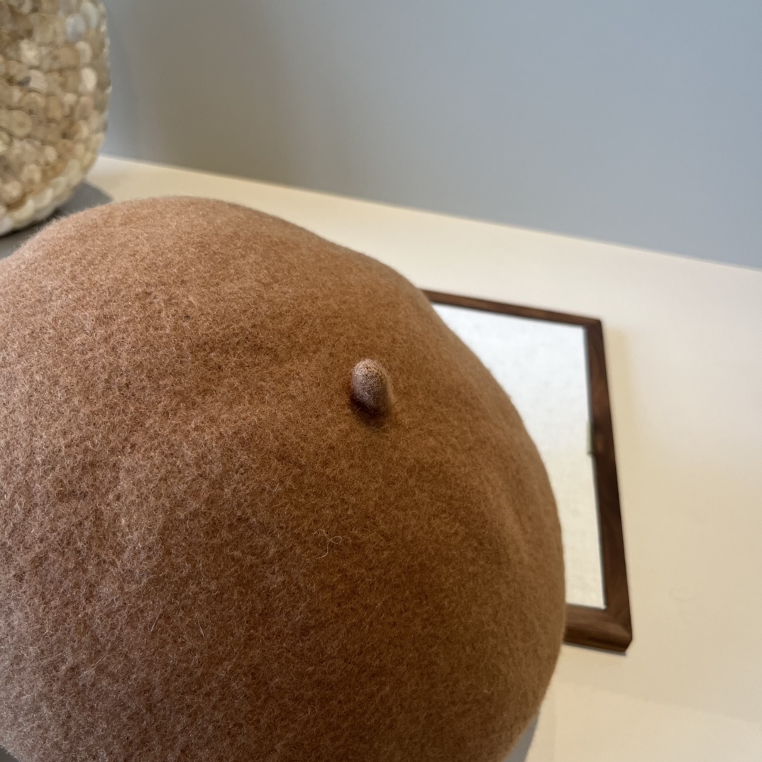 🆕

蔻驰新款羊毛贝雷帽，百分百羊毛面料，头围57cm