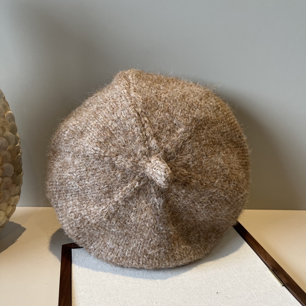 🆕

Chanel香奈儿羊毛贝雷帽，针织贝雷帽、百搭款