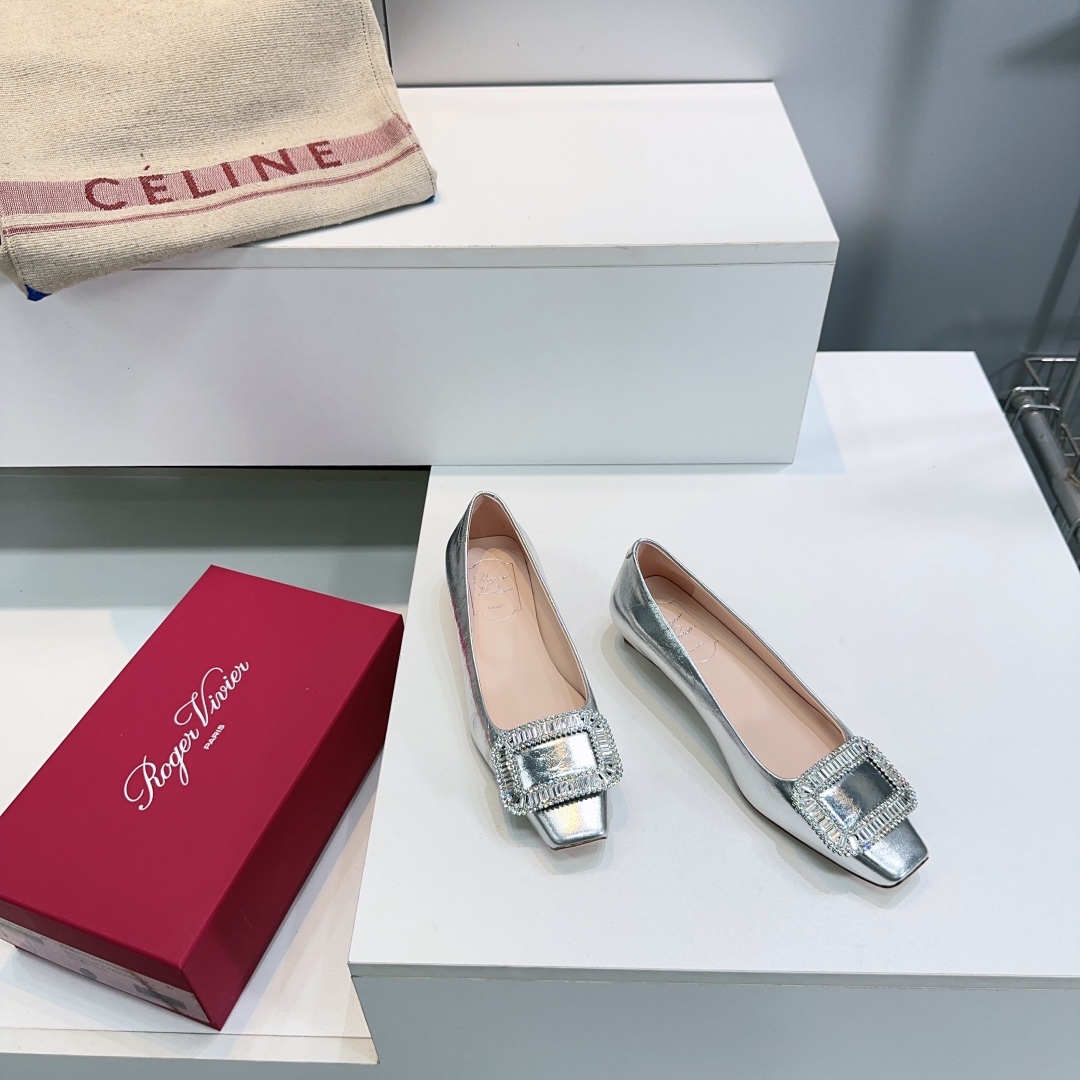 “Roger Vivier Diamond-Driven Wedding Shoes: Classic Elegance and Confidence-Building Style” - 图片 2