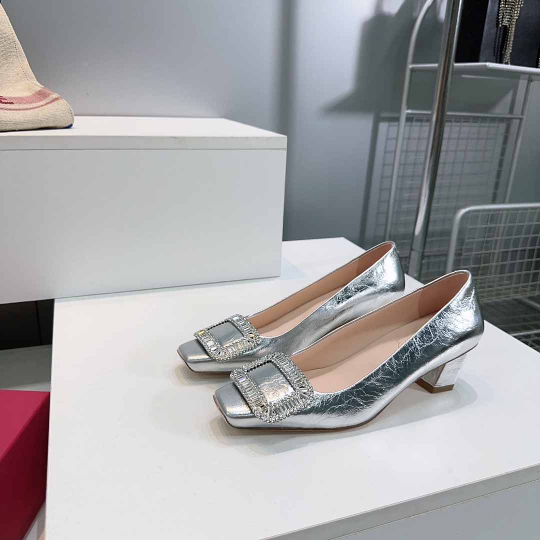 Roger Vivier Diamond-Detailed Wedding Shoes: Classic Elegance, Confidence-Building Style - 图片 6