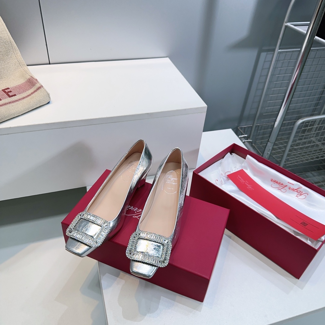 Roger Vivier Diamond-Detailed Wedding Shoes: Classic Elegance, Confidence-Building Style - 图片 2