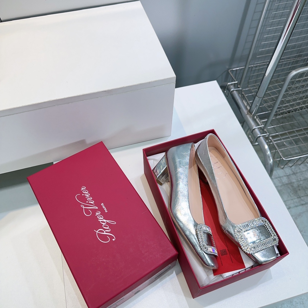 Roger Vivier Diamond-Detailed Wedding Shoes: Classic Elegance, Confidence-Building Style - 图片 3