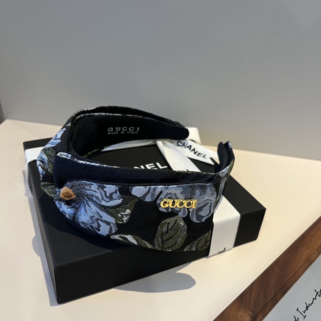 🆕

Gucci古奇发箍