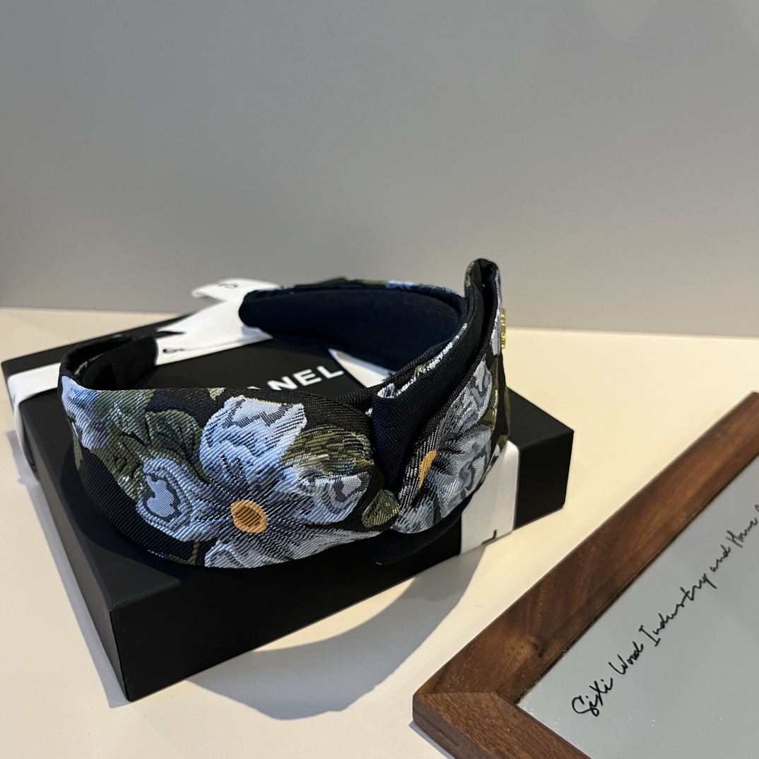 🆕

Gucci古奇发箍