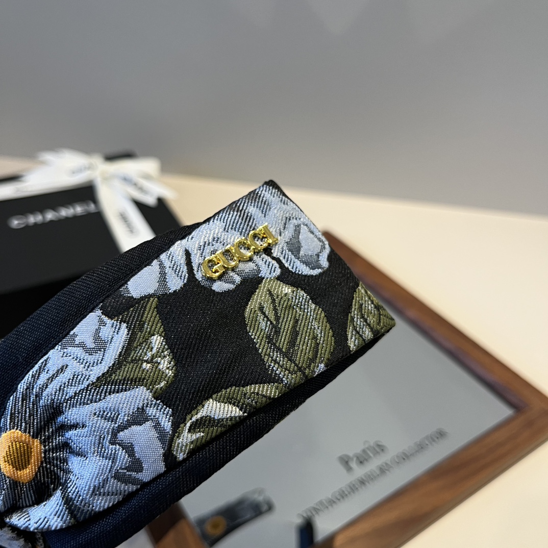 🆕

Gucci古奇发箍