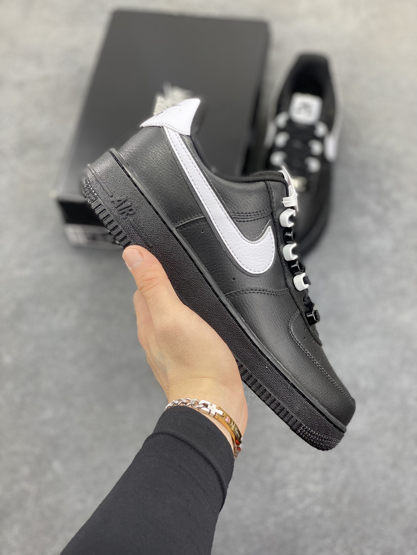 NIke Air Force 1 \’07 Low “黑白扣”空军一号 低帮 运动鞋 休闲鞋 折边针车 工艺难度大 原楦头原纸板 原装鞋盒 定制五金配件 内置全掌气垫 原厂鞋底 货号:CQ0492-001 尺码:36 36.5 37.5 38 38.5 39 40 40.5 41 42 42.5 43 44 44.5 45-选品中心