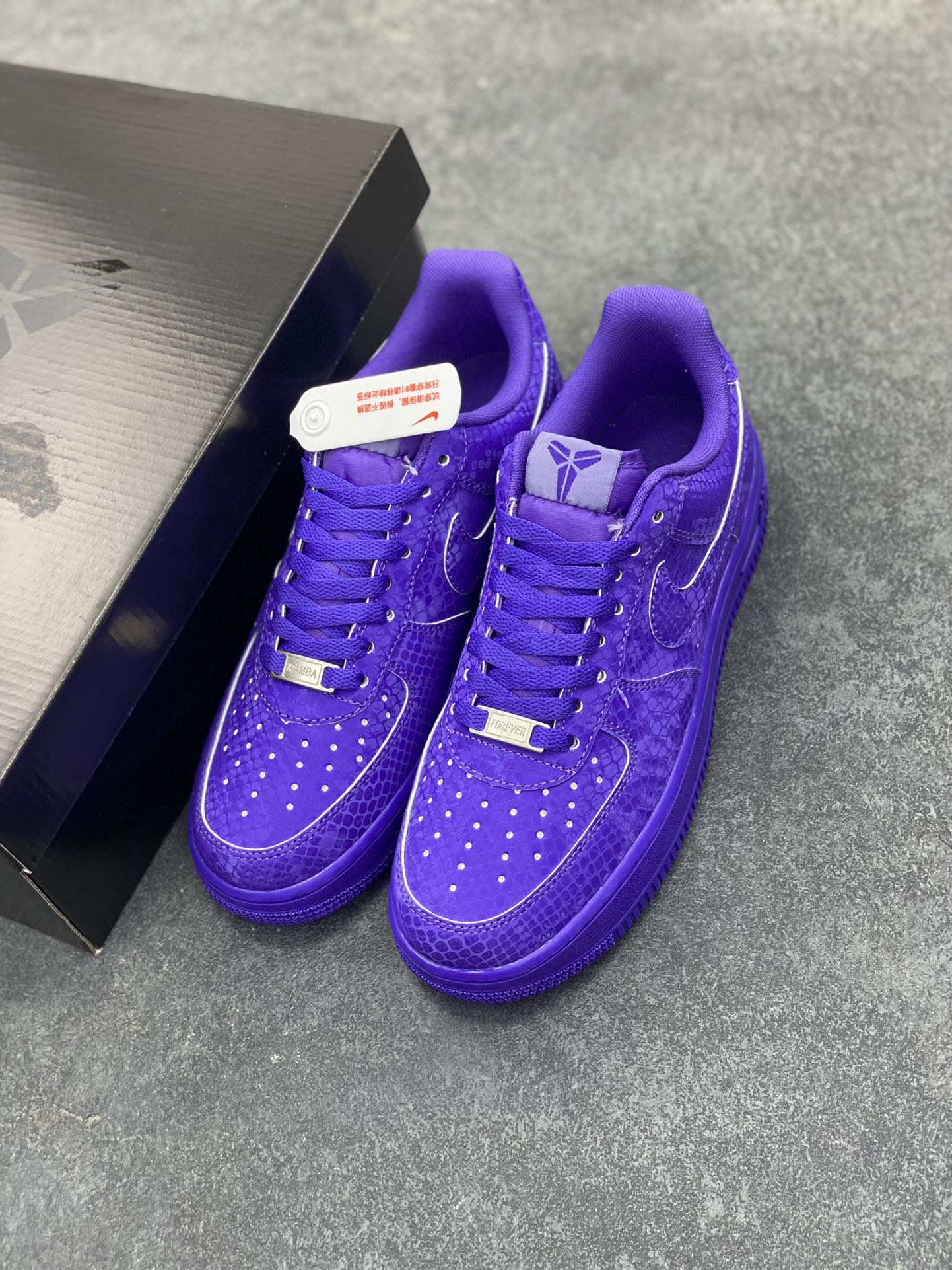 图片[8]-Nike Air Force 1 Low 科比 空军一号低帮运动休闲板鞋 原楦头原纸板 打造纯正空军版型 专注外贸渠道 全掌内置蜂窝气垫 原盒配件 原厂中底钢印、拉帮完美 货号：IB0018-500 尺码：36 36.5 37.5 38 38.5 39 40 40.5 41 42 42.5 43 44 44.5 45-选品中心