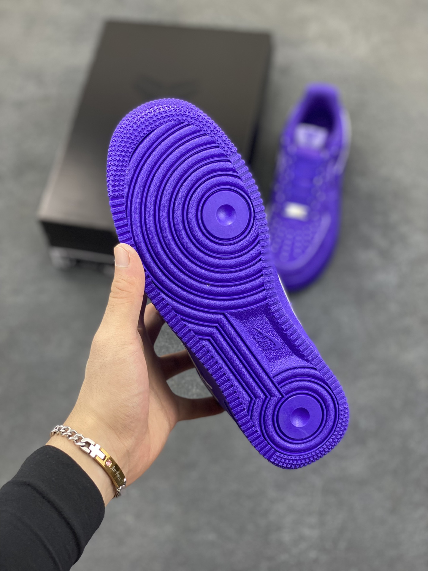 图片[5]-Nike Air Force 1 Low 科比 空军一号低帮运动休闲板鞋 原楦头原纸板 打造纯正空军版型 专注外贸渠道 全掌内置蜂窝气垫 原盒配件 原厂中底钢印、拉帮完美 货号：IB0018-500 尺码：36 36.5 37.5 38 38.5 39 40 40.5 41 42 42.5 43 44 44.5 45-选品中心