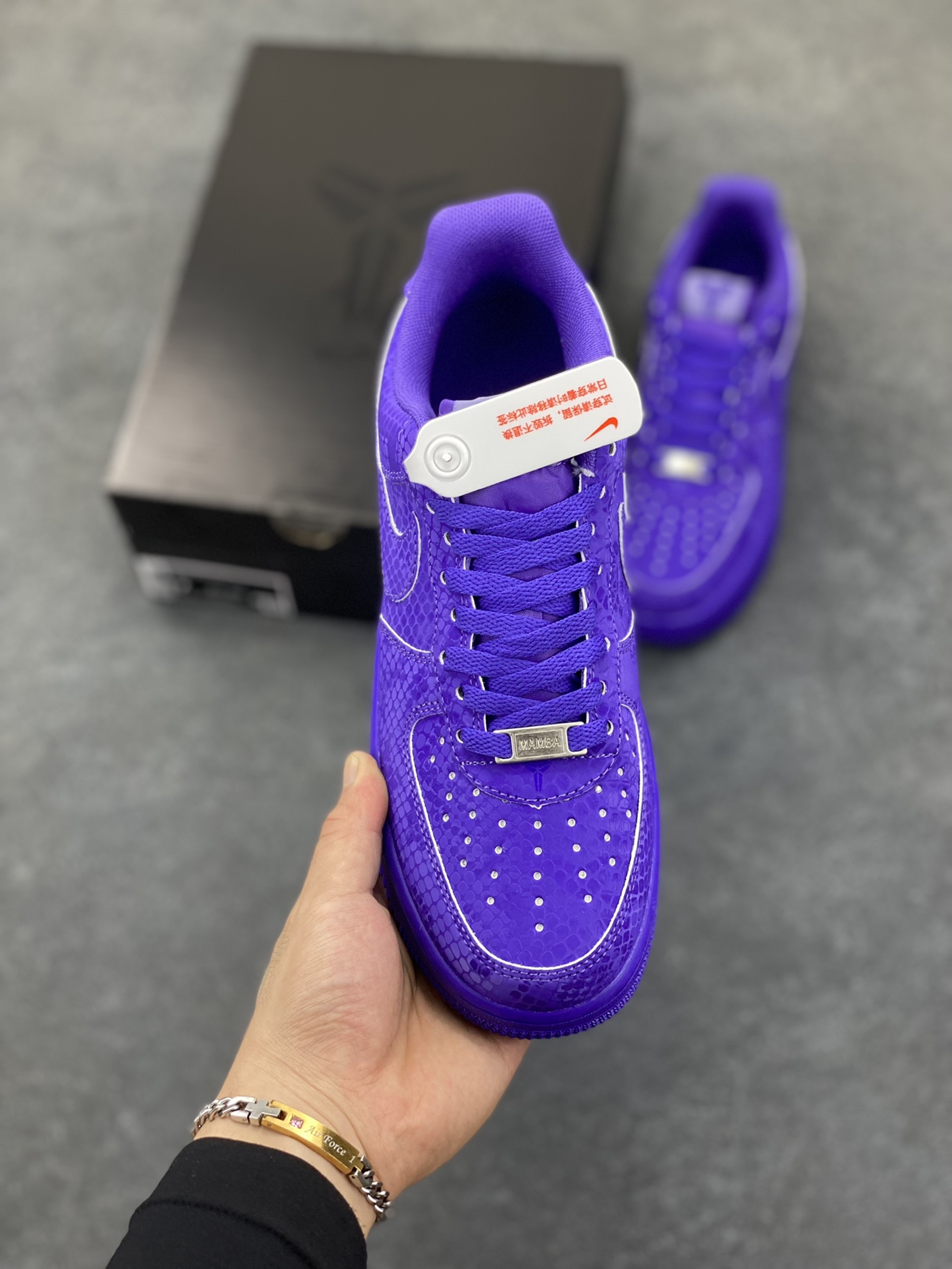 图片[2]-Nike Air Force 1 Low 科比 空军一号低帮运动休闲板鞋 原楦头原纸板 打造纯正空军版型 专注外贸渠道 全掌内置蜂窝气垫 原盒配件 原厂中底钢印、拉帮完美 货号：IB0018-500 尺码：36 36.5 37.5 38 38.5 39 40 40.5 41 42 42.5 43 44 44.5 45-选品中心