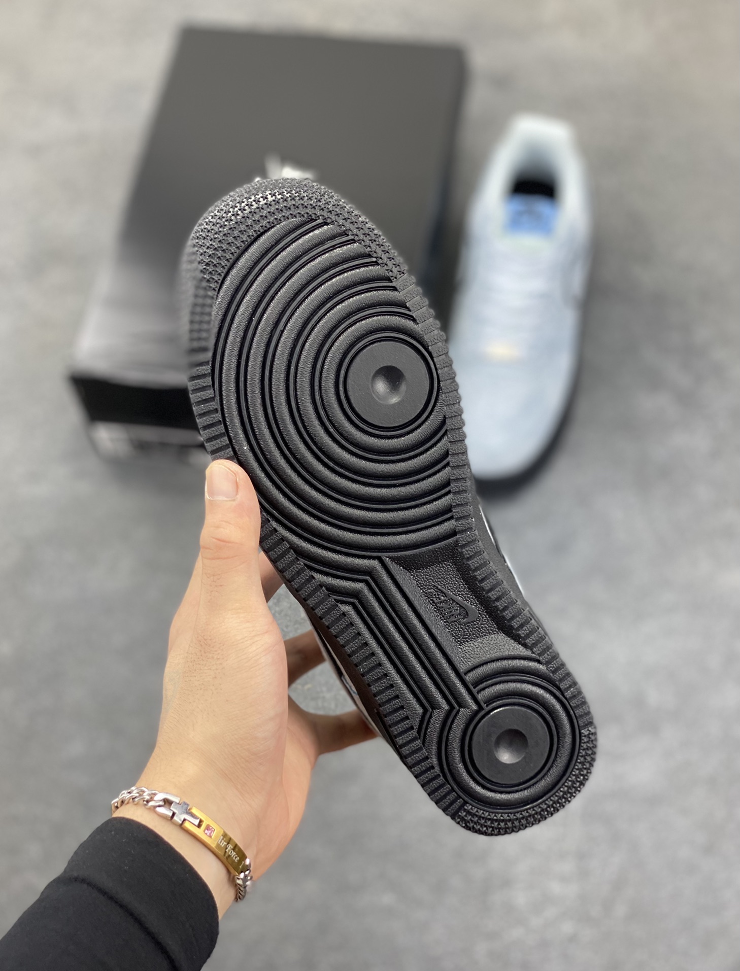 图片[5]-Nike Air Force 1 Low 军械蓝 空军一号低帮运动休闲板鞋 原楦头原纸板 打造纯正空军版型#专注外贸渠道 全掌内置蜂窝气垫 #原盒配件 原厂中底钢印、拉帮完美 货号：HQ1966-400 尺码：36 36.5 37.5 38 38.5 39 40 40.5 41 42 42.5 43 44 44.5 45-选品中心