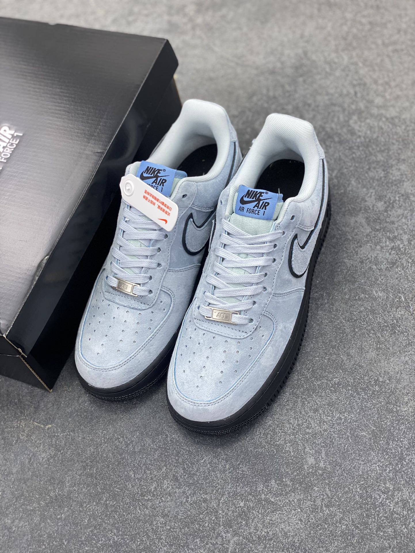 图片[8]-Nike Air Force 1 Low 军械蓝 空军一号低帮运动休闲板鞋 原楦头原纸板 打造纯正空军版型#专注外贸渠道 全掌内置蜂窝气垫 #原盒配件 原厂中底钢印、拉帮完美 货号：HQ1966-400 尺码：36 36.5 37.5 38 38.5 39 40 40.5 41 42 42.5 43 44 44.5 45-选品中心