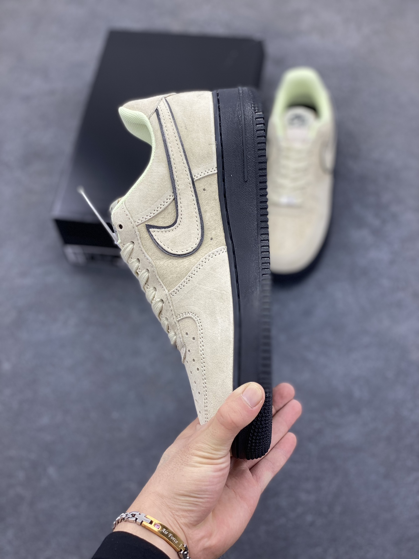图片[3]-Nike Air Force 1 Low 浅棕 原楦头原纸板 打造纯正空军版型 专注外贸渠道 全掌内置蜂窝气垫 原盒配件 原厂中底钢印、拉帮完美 货号：HQ1966-200 尺码：36 36.5 37.5 38 38.5 39 40 40.5 41 42 42.5 43 44 44.5 45-选品中心