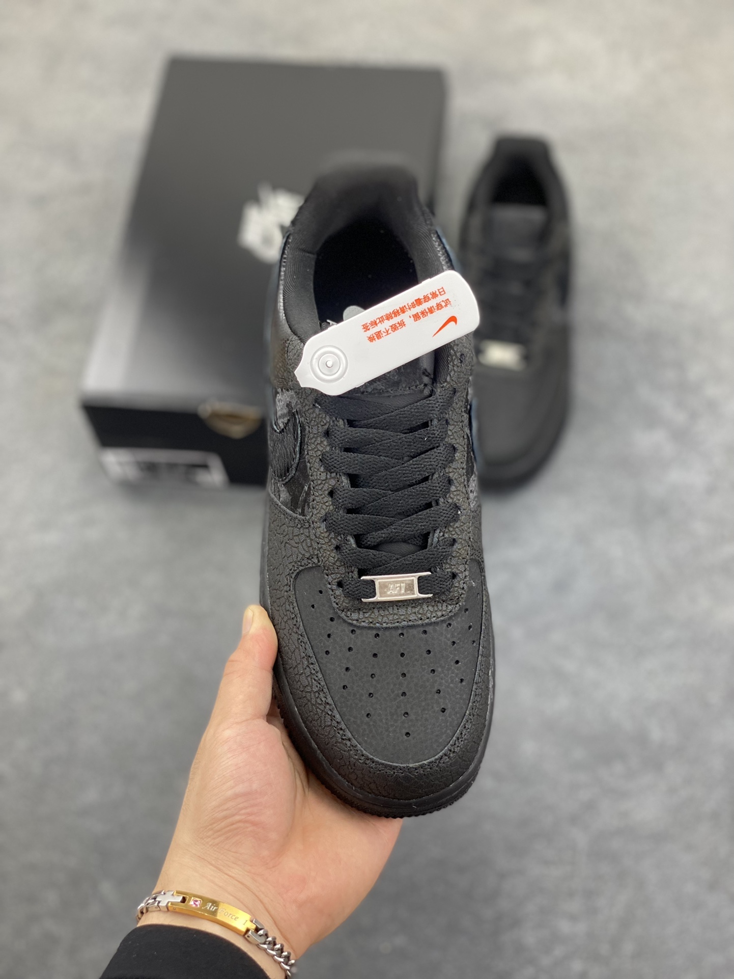 图片[2]-Nike Air Force 1 Low 黑裂纹 空军一号低帮运动休闲板鞋 原楦头原纸板 打造纯正空军版型 专注外贸渠道 全掌内置蜂窝气垫 原盒配件 原厂中底钢印、拉帮完美 货号：HQ1977-001 尺码：36 36.5 37.5 38 38.5 39 40 40.5 41 42 42.5 43 44 44.5 45\”},\”album\”：{\”autoIncreasePriceConfig\”：{\”isHaveConfig\”：false},\”vipLeftDay\”：165,\”avatarFrame\”：\”-选品中心