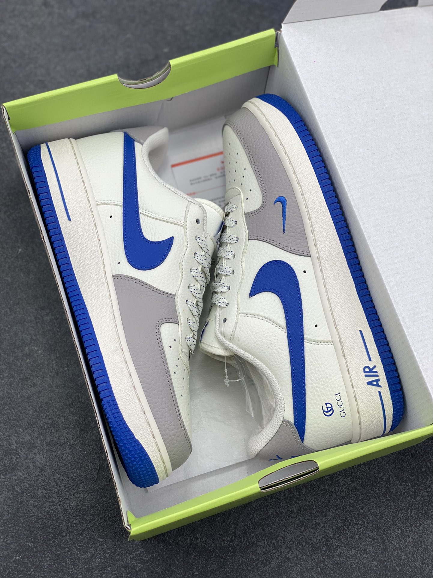 图片[9]-高端定制Nike Air Force 1 “古驰联名—米白灰蓝钩 高端定制 低帮休闲板鞋 定制鞋盒 大厂纯原品质出货 超高清洁度 皮料切割干净无任何毛边 细节完美 货号：KX2532-502 尺码：36 36.5 37.5 38 38.5 39 40 40.5 41 42 42.5 43 44 44.5 45-选品中心