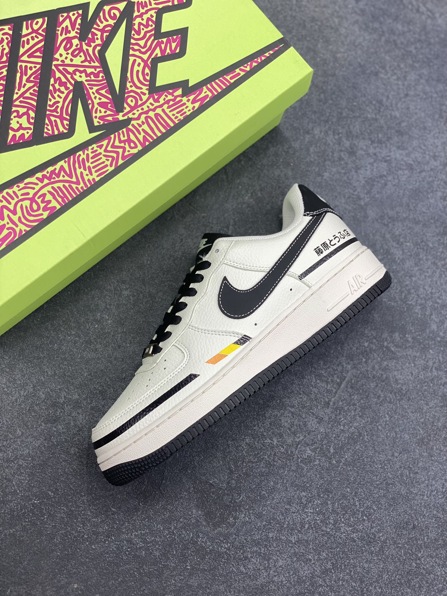 图片[7]-高端定制Nike Air Force 1 藤原豆腐店联名 高端定制 低帮休闲板鞋 定制鞋盒 大厂纯原品质出货 超高清洁度 皮料切割干净无任何毛边 细节完美 货号：KX2532-503 尺码：36 36.5 37.5 38 38.5 39 40 40.5 41 42 42.5 43 44 44.5 45-选品中心