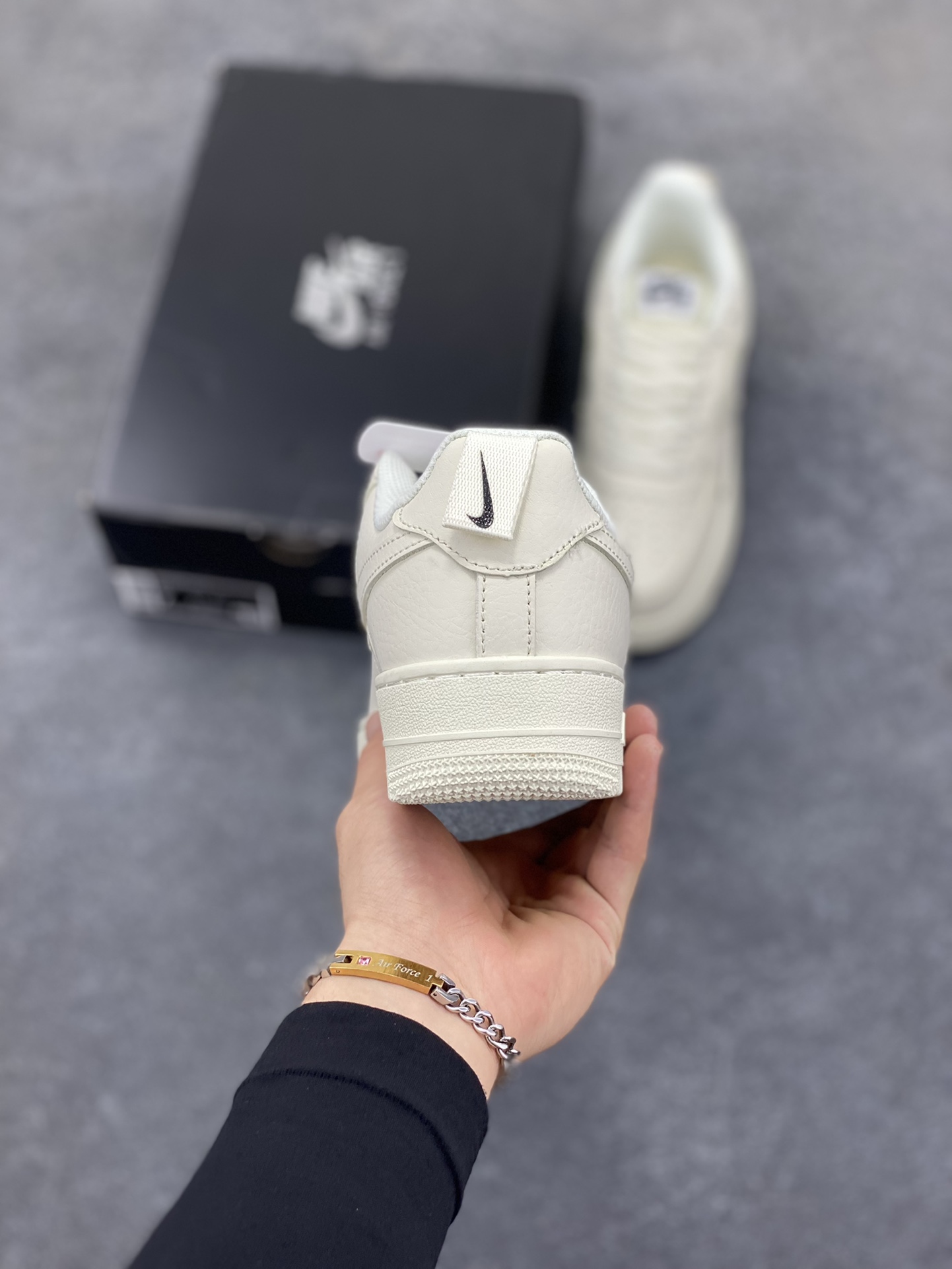 图片[4]-福利特价 Nike Air Force 1 Low 白黑小勾 空军一号低帮运动休闲板鞋 原楦头原纸板 打造纯正空军版型 专注外贸渠道 全掌内置蜂窝气垫 原盒配件 原厂中底钢印、拉帮完美 货号：FZ4625-100 尺码：36 36.5 37.5 38 38.5 39 40 40.5 41 42 42.5 43 44 44.5 45-选品中心