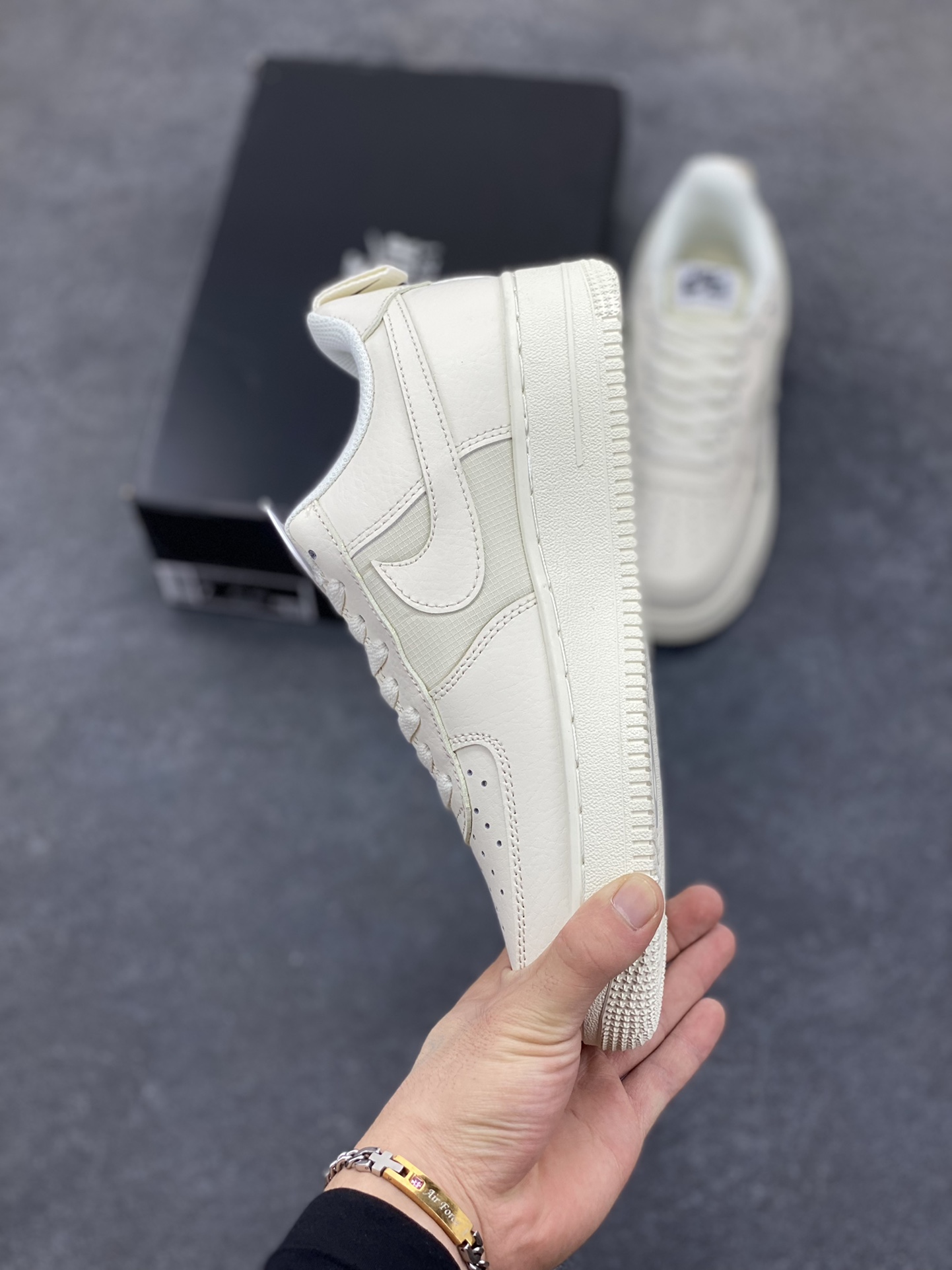 图片[3]-福利特价 Nike Air Force 1 Low 白黑小勾 空军一号低帮运动休闲板鞋 原楦头原纸板 打造纯正空军版型 专注外贸渠道 全掌内置蜂窝气垫 原盒配件 原厂中底钢印、拉帮完美 货号：FZ4625-100 尺码：36 36.5 37.5 38 38.5 39 40 40.5 41 42 42.5 43 44 44.5 45-选品中心