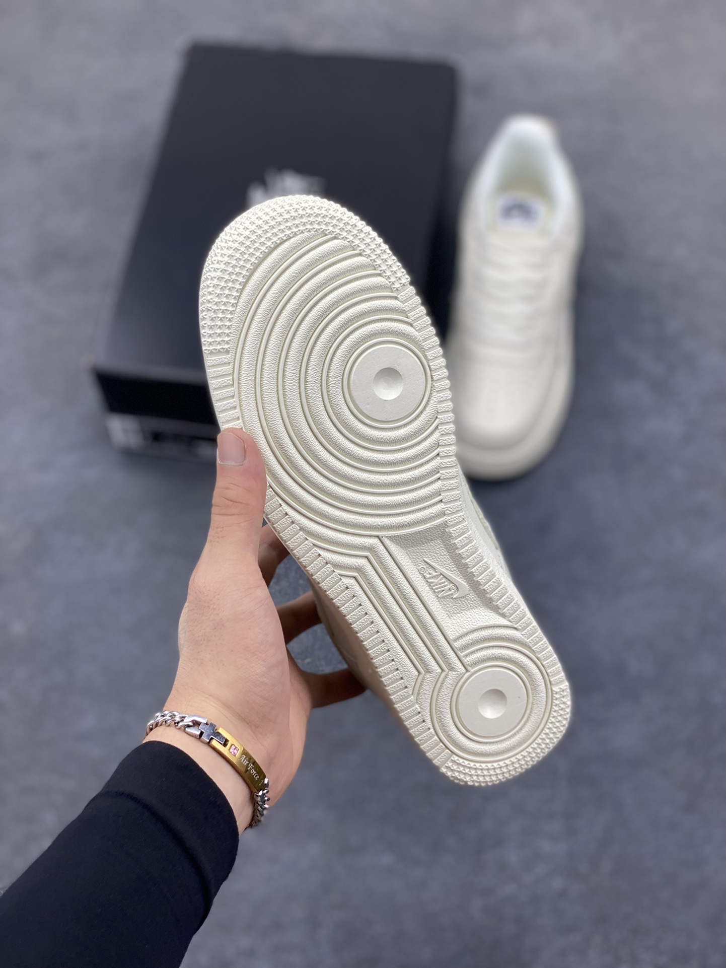图片[5]-福利特价 Nike Air Force 1 Low 白黑小勾 空军一号低帮运动休闲板鞋 原楦头原纸板 打造纯正空军版型 专注外贸渠道 全掌内置蜂窝气垫 原盒配件 原厂中底钢印、拉帮完美 货号：FZ4625-100 尺码：36 36.5 37.5 38 38.5 39 40 40.5 41 42 42.5 43 44 44.5 45-选品中心