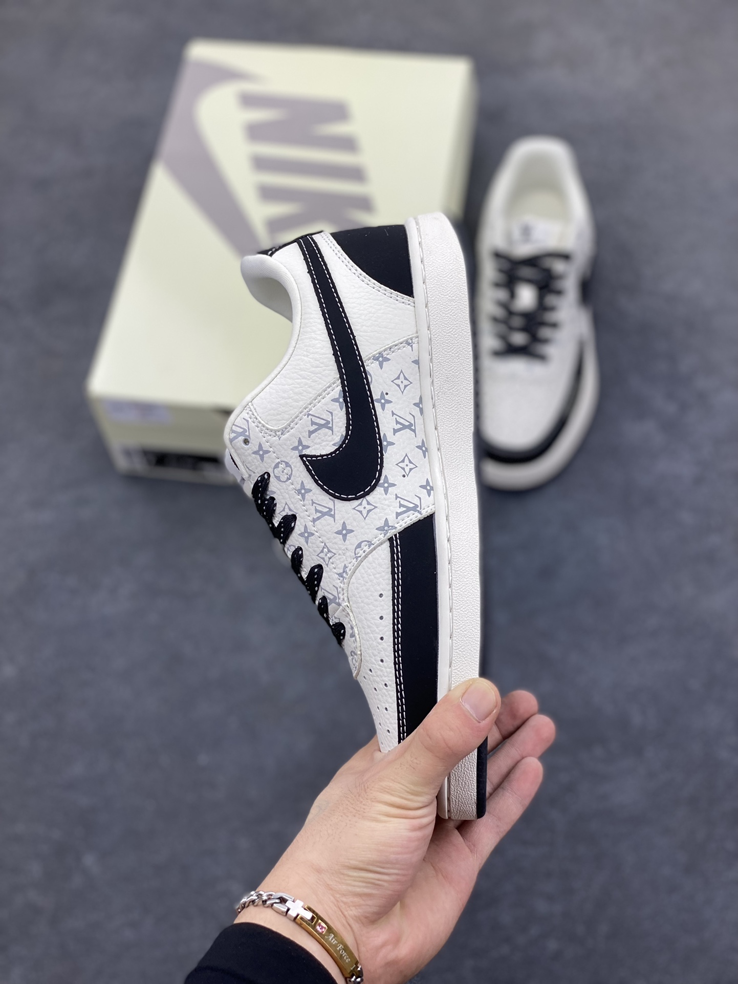 图片[3]-福利特价 海外爆款 ZP订单 NIKE EBERNON Low prm 小空军低帮百搭透气休闲运动板鞋 独家头层版本 原数据独家私模大底 纯正版型 清洁度完美 货号：FD5188-201 尺码：36 36.5 37.5 38 38.5 39 40 40.5 41 42 42.5 43 44 44.5 45-选品中心