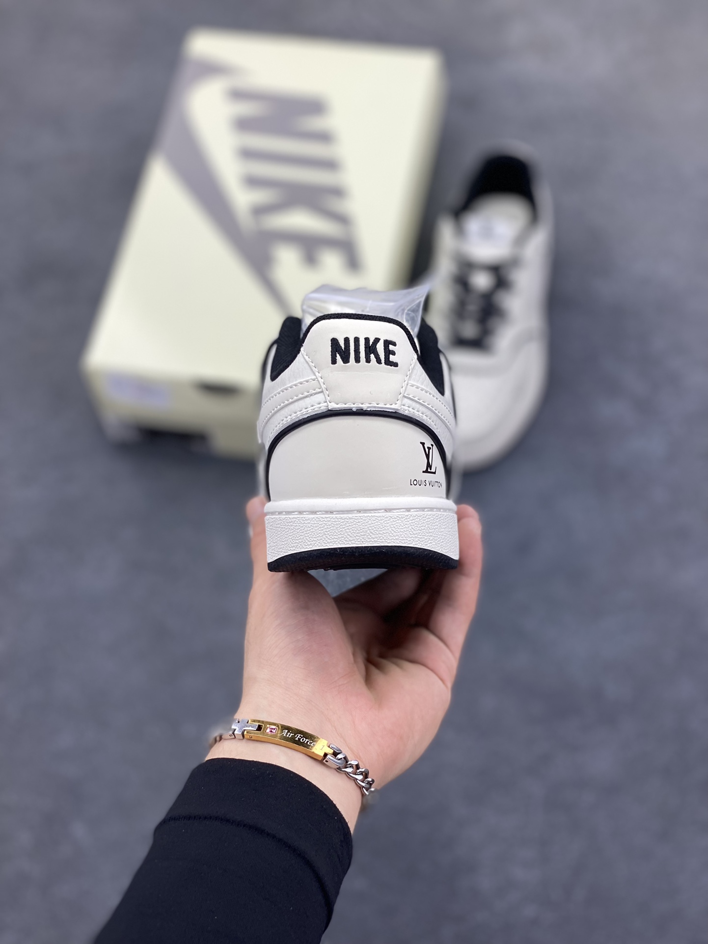 图片[4]-福利特价 海外爆款 ZP订单 NIKE EBERNON Low prm 小空军低帮百搭透气休闲运动板鞋 独家头层版本 原数据独家私模大底 纯正版型 清洁度完美 货号：FD5188-121 尺码：36 36.5 37.5 38 38.5 39 40 40.5 41 42 42.5 43 44 44.5 45-选品中心