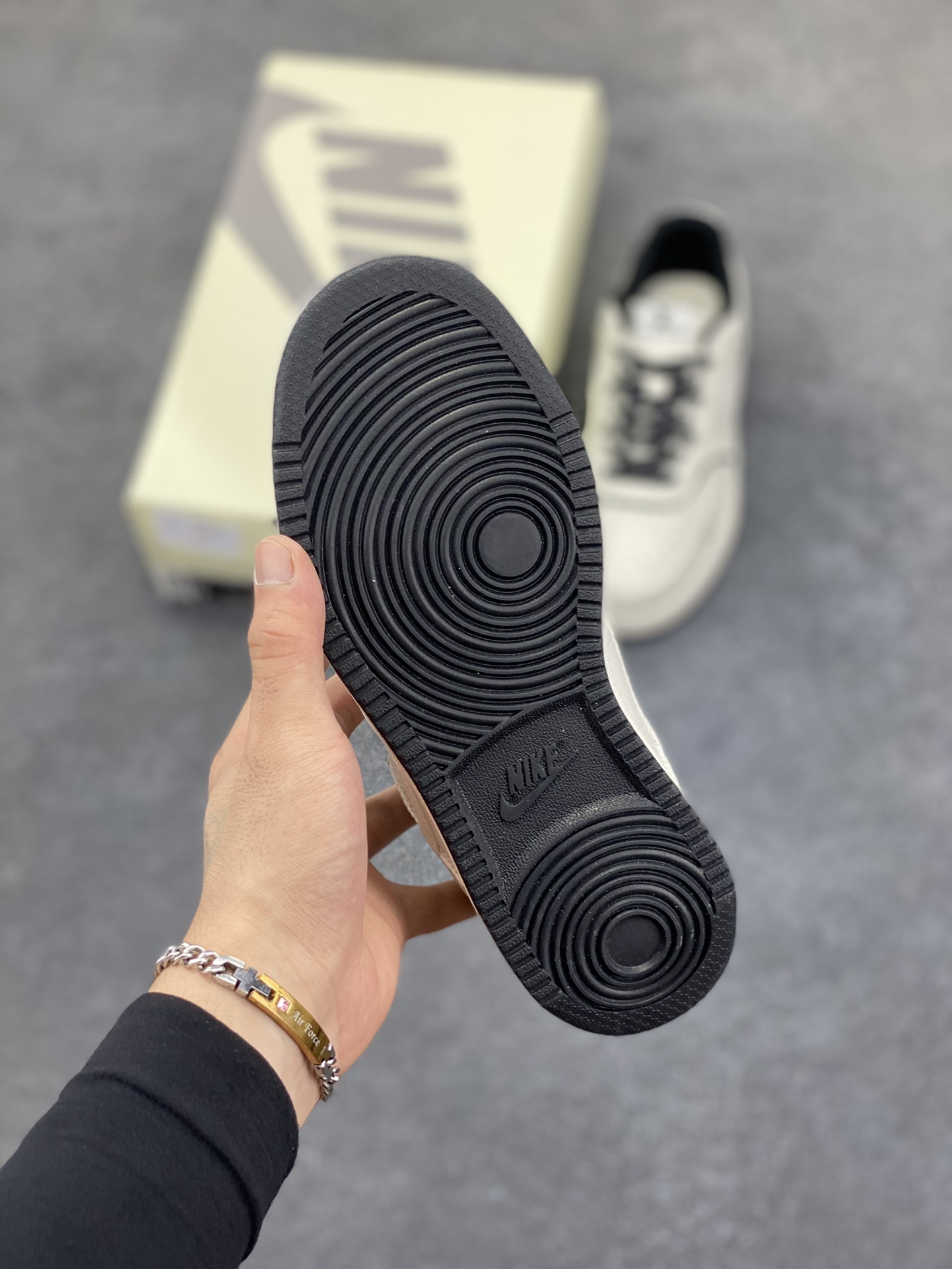 图片[5]-福利特价 海外爆款 ZP订单 NIKE EBERNON Low prm 小空军低帮百搭透气休闲运动板鞋 独家头层版本 原数据独家私模大底 纯正版型 清洁度完美 货号：FD5188-121 尺码：36 36.5 37.5 38 38.5 39 40 40.5 41 42 42.5 43 44 44.5 45-选品中心