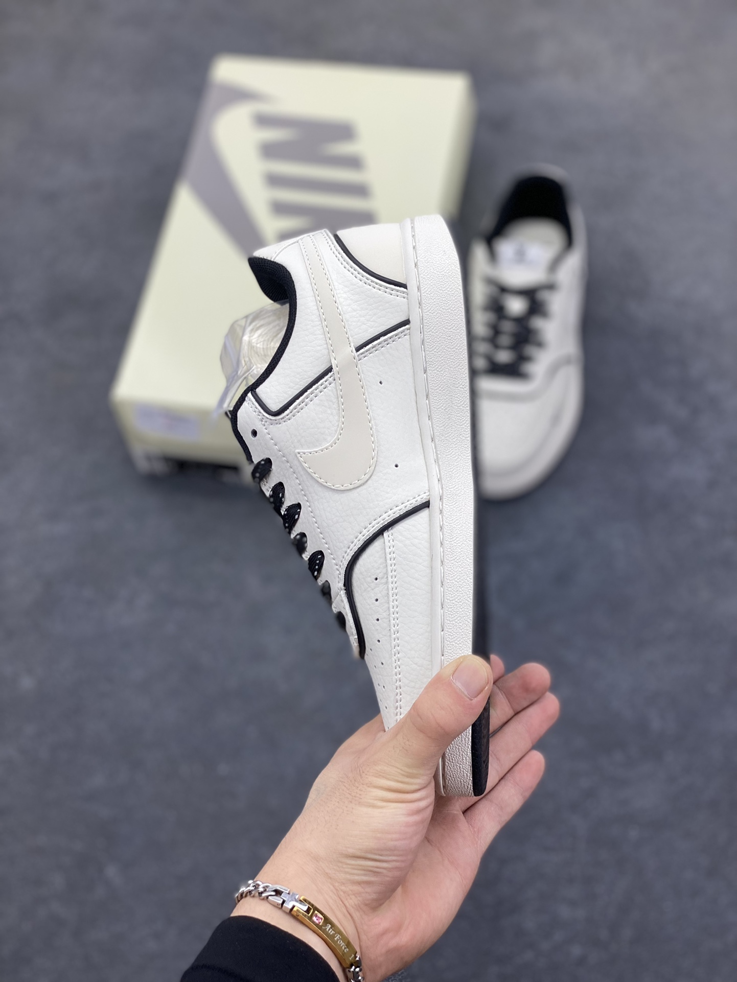 图片[3]-福利特价 海外爆款 ZP订单 NIKE EBERNON Low prm 小空军低帮百搭透气休闲运动板鞋 独家头层版本 原数据独家私模大底 纯正版型 清洁度完美 货号：FD5188-121 尺码：36 36.5 37.5 38 38.5 39 40 40.5 41 42 42.5 43 44 44.5 45-选品中心