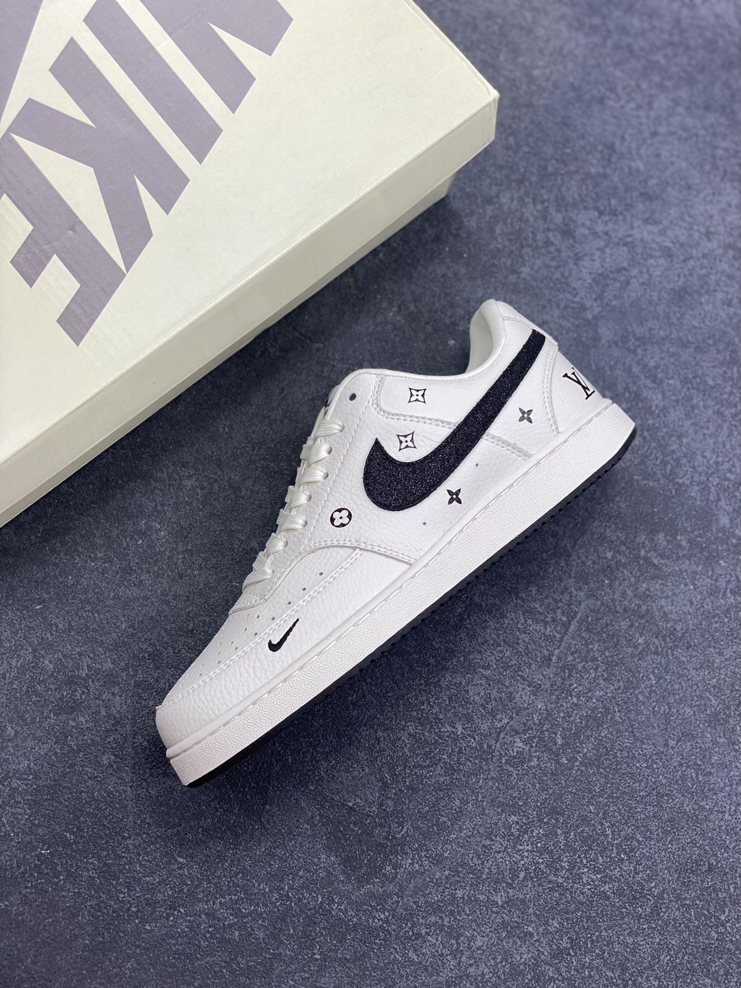 图片[7]-福利特价 海外爆款 ZP订单 NIKE EBERNON Low prm 小空军低帮百搭透气休闲运动板鞋 独家头层版本 原数据独家私模大底 纯正版型 清洁度完美 货号：FD5188-131 尺码：36 36.5 37.5 38 38.5 39 40 40.5 41 42 42.5 43 44 44.5 45-选品中心