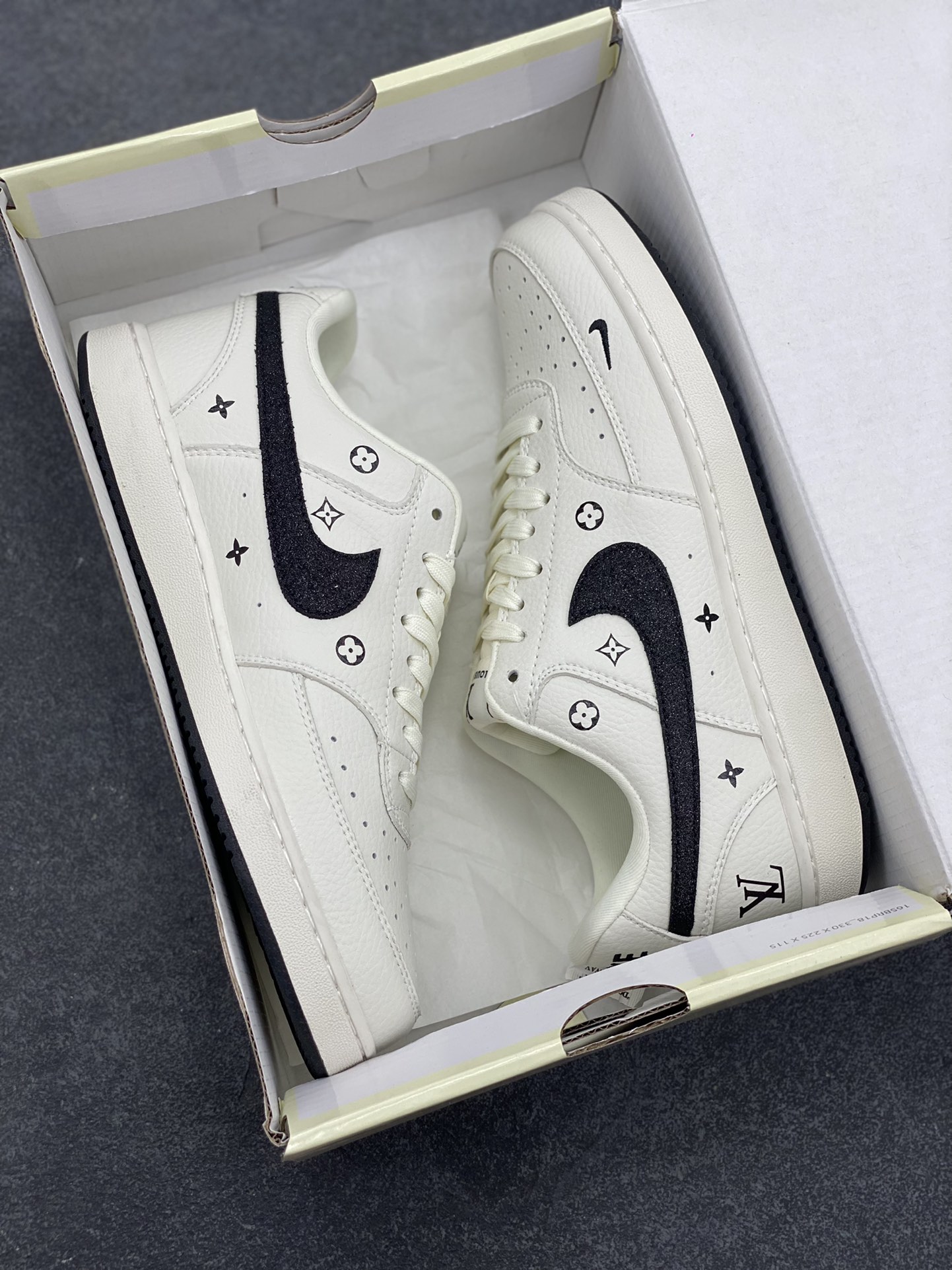 图片[9]-福利特价 海外爆款 ZP订单 NIKE EBERNON Low prm 小空军低帮百搭透气休闲运动板鞋 独家头层版本 原数据独家私模大底 纯正版型 清洁度完美 货号：FD5188-131 尺码：36 36.5 37.5 38 38.5 39 40 40.5 41 42 42.5 43 44 44.5 45-选品中心