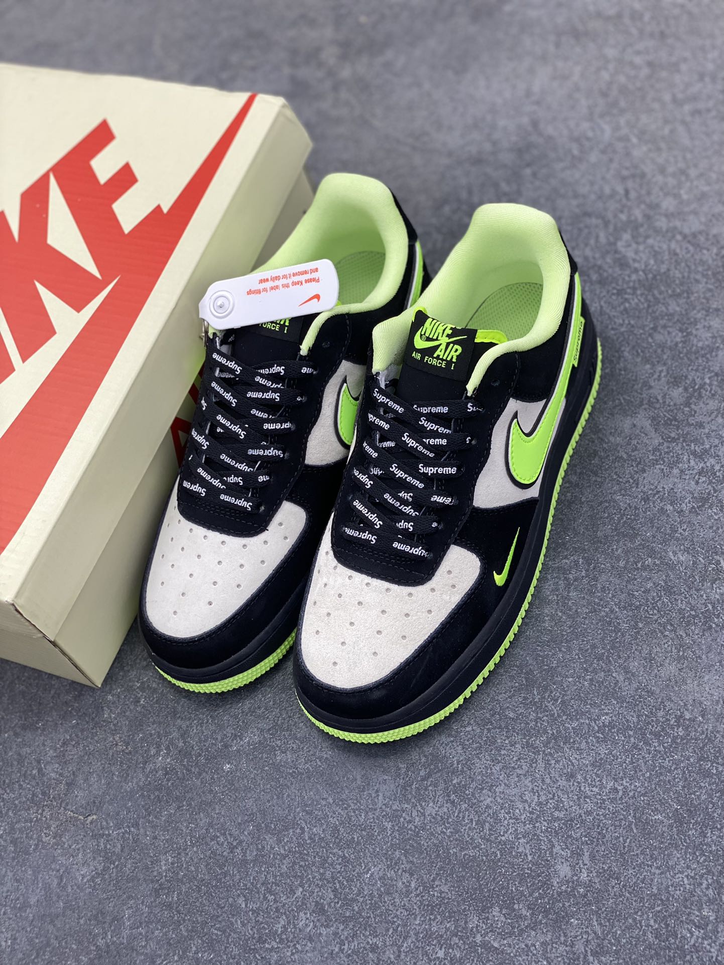 图片[8]-福利特价 NIke Air Force 1 \’07 Low 空军一号 低帮 运动鞋 休闲鞋 折边针车 工艺难度大 原楦头原纸板 原装鞋盒 定制五金配件 内置全掌气垫 原厂鞋底 货号：DF0188-009 尺码：36 36.5 37.5 38 38.5 39 40 40.5 41 42 42.5 43 44 44.5 45-选品中心