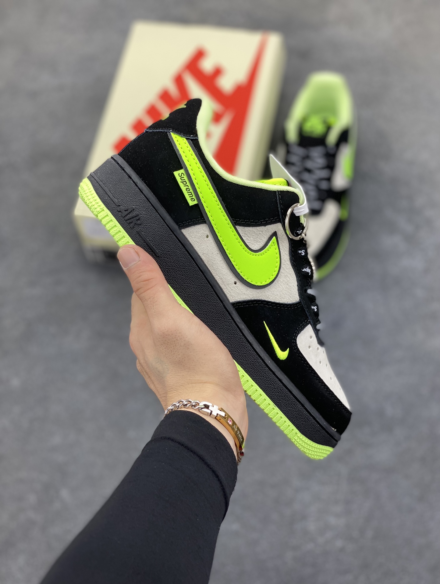 福利特价 NIke Air Force 1 \'07 Low 空军一号 低帮 运动鞋 休闲鞋 折边针车 工艺难度大 原楦头原纸板 原装鞋盒 定制五金配件 内置全掌气垫 原厂鞋底 货号：DF0188-009 尺码：36 36.5 37.5 38 38.5 39 40 40.5 41 42 42.5 43 44 44.5 45-选品中心