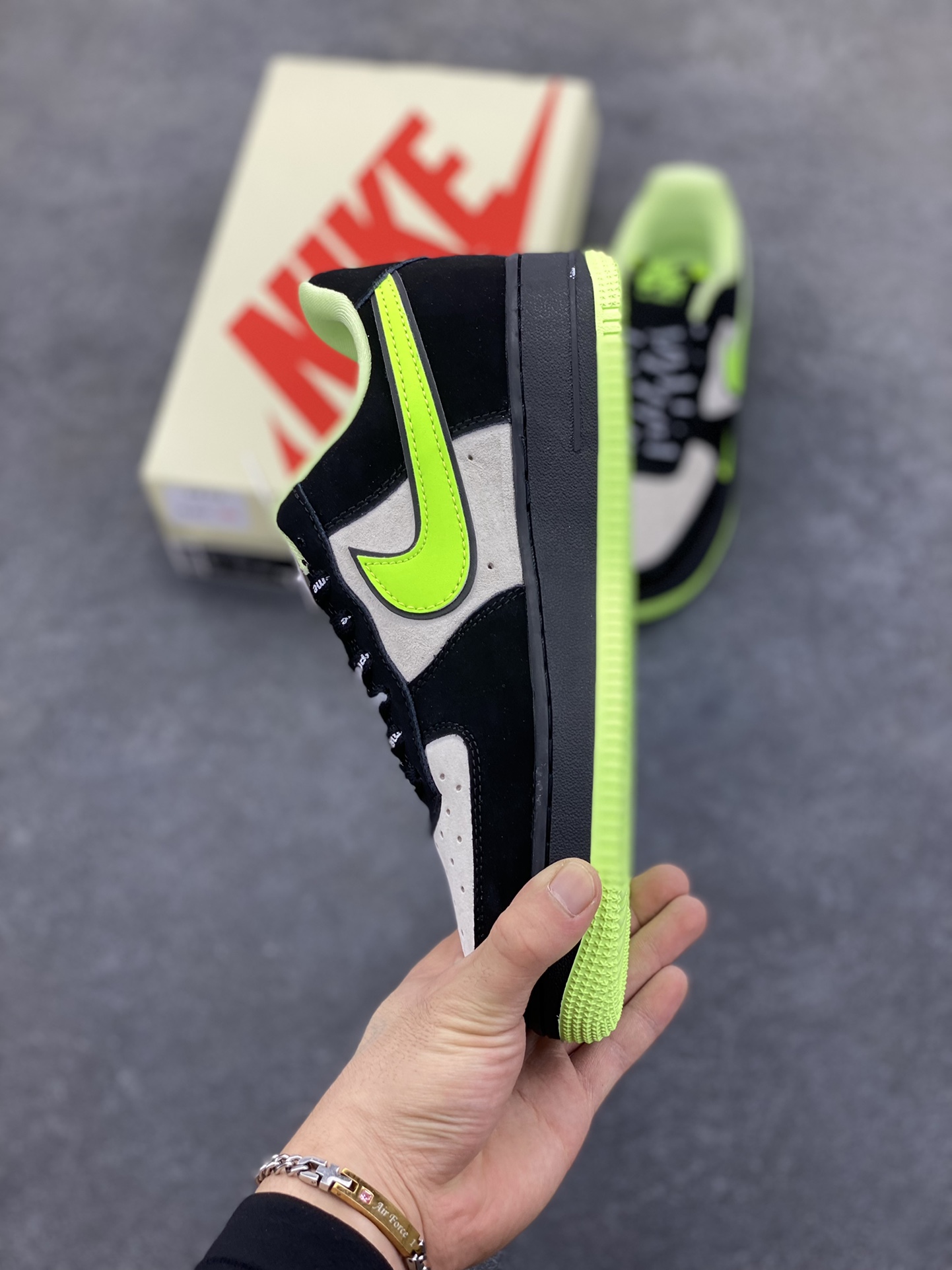 图片[3]-福利特价 NIke Air Force 1 \’07 Low 空军一号 低帮 运动鞋 休闲鞋 折边针车 工艺难度大 原楦头原纸板 原装鞋盒 定制五金配件 内置全掌气垫 原厂鞋底 货号：DF0188-009 尺码：36 36.5 37.5 38 38.5 39 40 40.5 41 42 42.5 43 44 44.5 45-选品中心