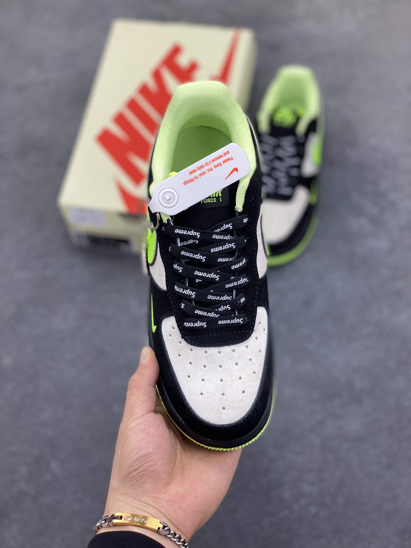 图片[2]-福利特价 NIke Air Force 1 \’07 Low 空军一号 低帮 运动鞋 休闲鞋 折边针车 工艺难度大 原楦头原纸板 原装鞋盒 定制五金配件 内置全掌气垫 原厂鞋底 货号：DF0188-009 尺码：36 36.5 37.5 38 38.5 39 40 40.5 41 42 42.5 43 44 44.5 45-选品中心