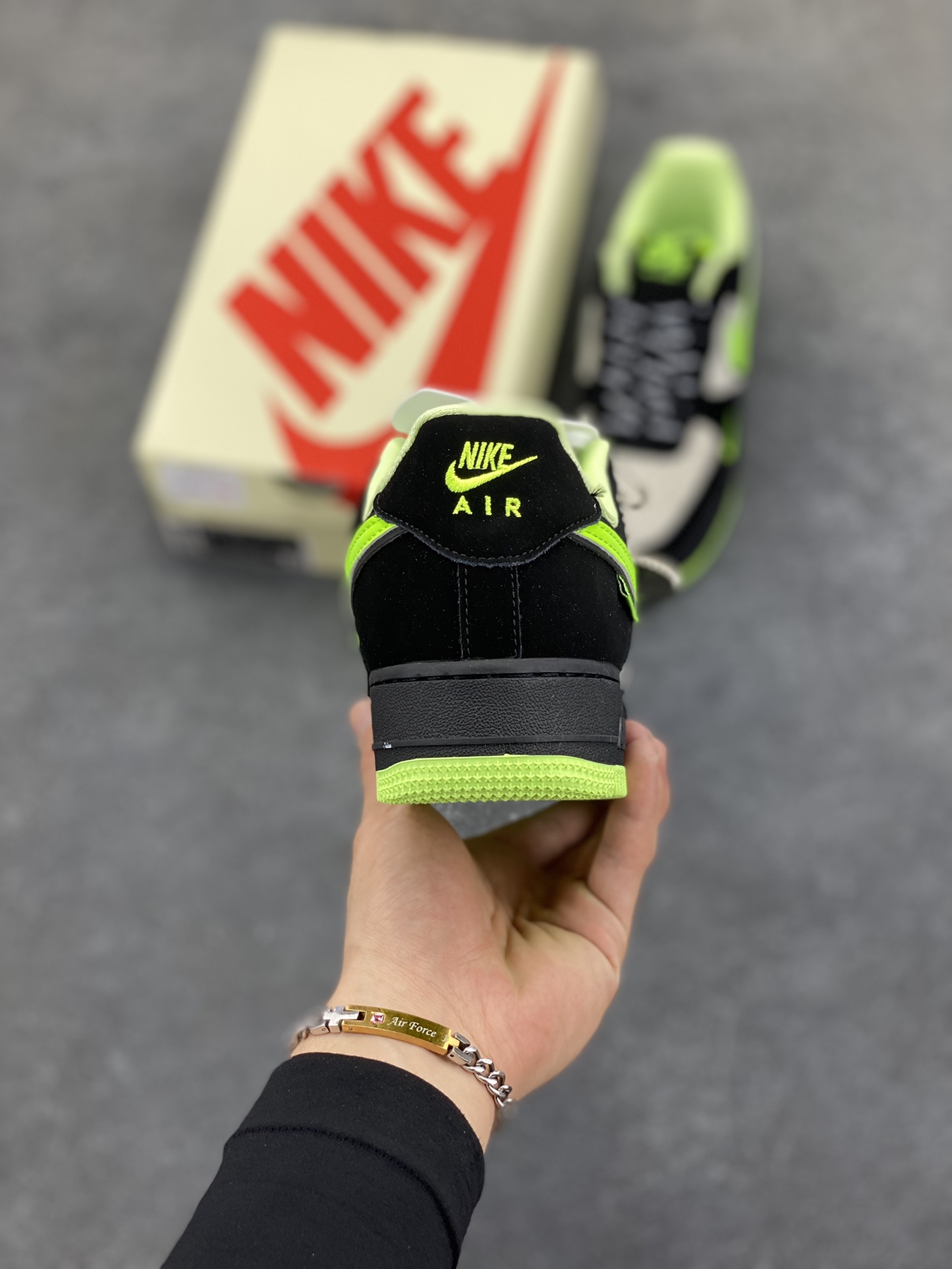 图片[4]-福利特价 NIke Air Force 1 \’07 Low 空军一号 低帮 运动鞋 休闲鞋 折边针车 工艺难度大 原楦头原纸板 原装鞋盒 定制五金配件 内置全掌气垫 原厂鞋底 货号：DF0188-009 尺码：36 36.5 37.5 38 38.5 39 40 40.5 41 42 42.5 43 44 44.5 45-选品中心