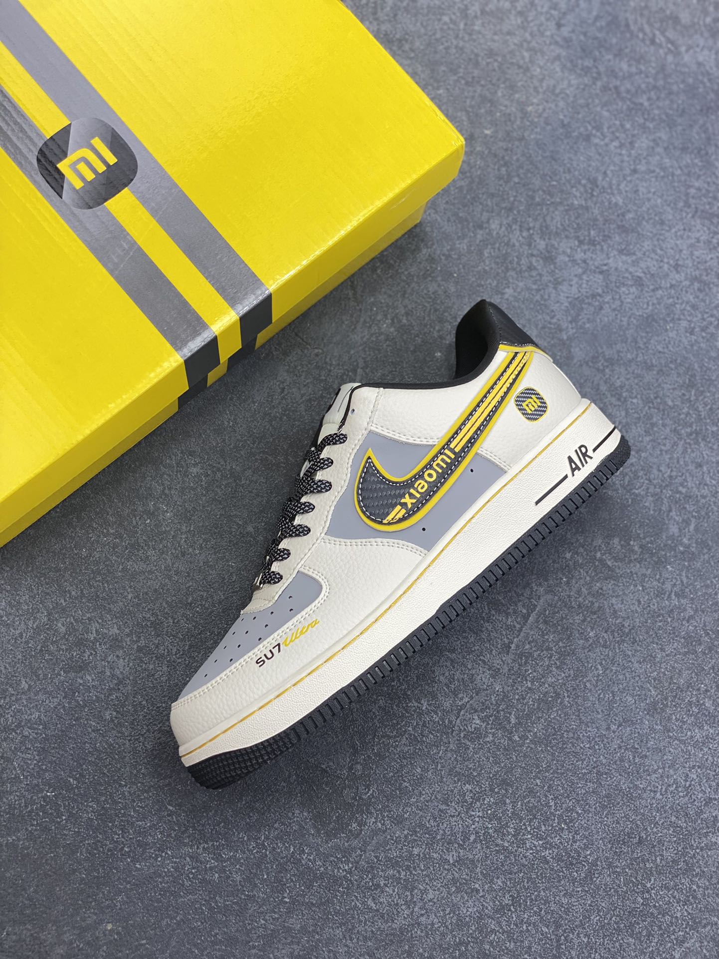 图片[7]-福利特价 NIke Air Force 1 \’07 Low “小米联名——SU7Ultra”空军一号 低帮 运动鞋 休闲鞋 折边针车 工艺难度大 原楦头原纸板 原装鞋盒 定制五金配件 内置全掌气垫 原厂鞋底 货号：XX3168-165 尺码：36 36.5 37.5 38 38.5 39 40 40.5 41 42 42.5 43 44 44.5 45-选品中心