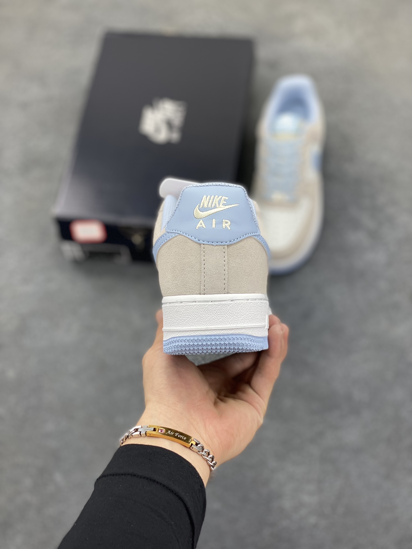 图片[4]-Nike Air Force 1 Low 海盐蓝 原楦头原纸板 打造纯正空军版型 专注外贸渠道 全掌内置蜂窝气垫 原盒配件 原厂中底钢印、拉帮完美 货号：FQ8714-005 尺码：36 36.5 37.5 38 38.5 39 40 40.5 41 42 42.5 43 44 44.5 45-选品中心