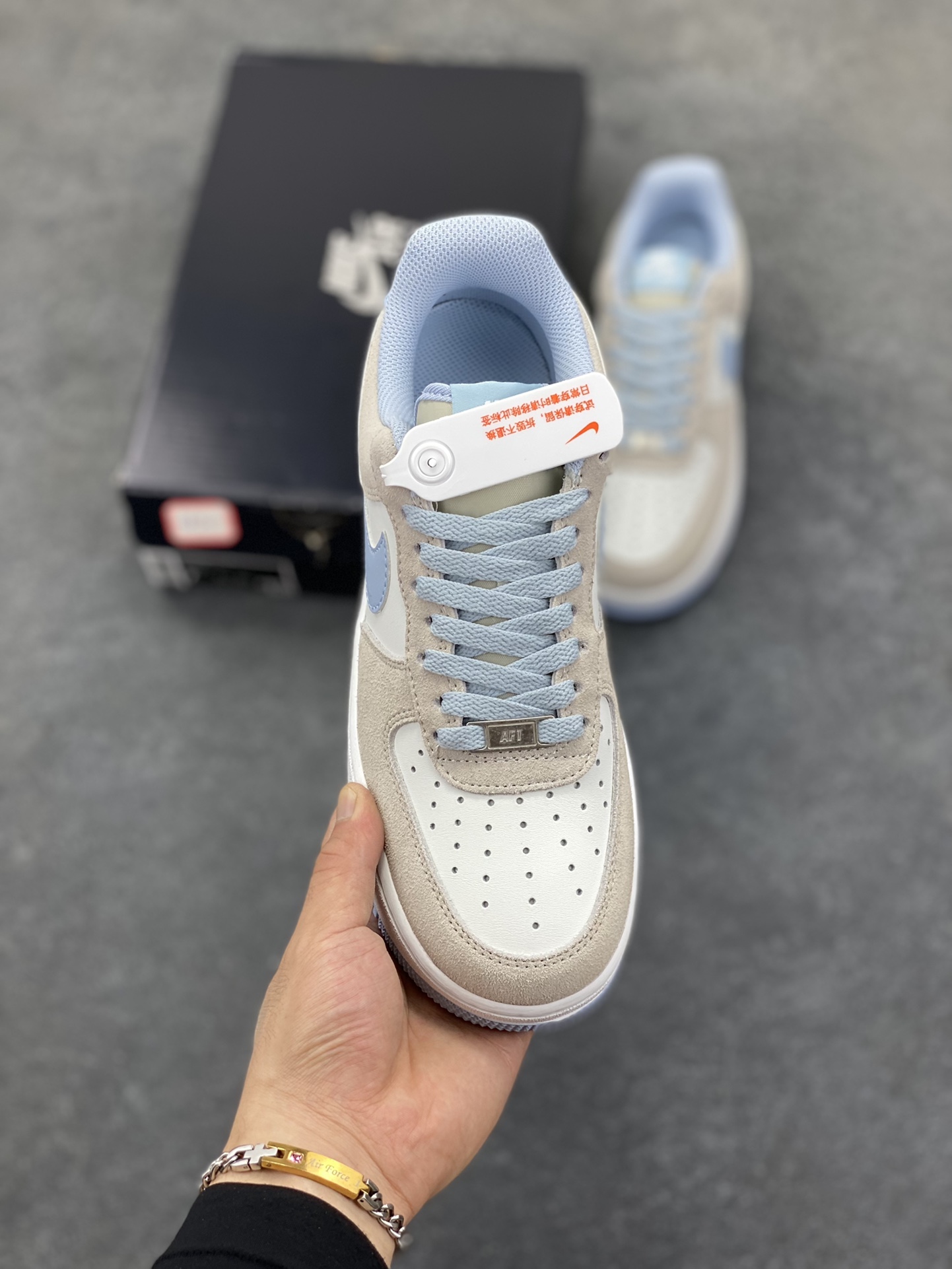 图片[2]-Nike Air Force 1 Low 海盐蓝 原楦头原纸板 打造纯正空军版型 专注外贸渠道 全掌内置蜂窝气垫 原盒配件 原厂中底钢印、拉帮完美 货号：FQ8714-005 尺码：36 36.5 37.5 38 38.5 39 40 40.5 41 42 42.5 43 44 44.5 45-选品中心