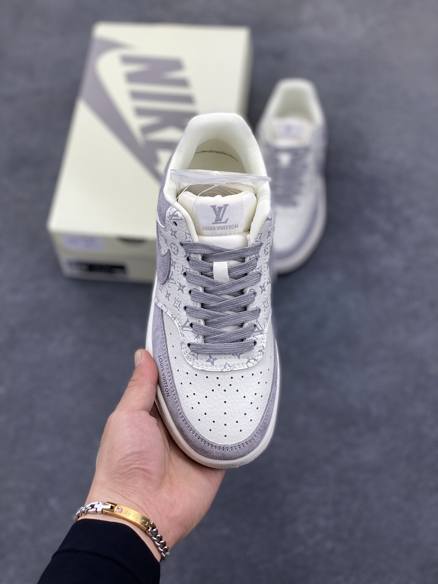 图片[2]-福利特价 海外爆款 ZP订单 NIKE EBERNON Low prm 小空军低帮百搭透气休闲运动板鞋 独家头层版本 原数据独家私模大底 纯正版型 清洁度完美 货号：FD5188-888 尺码：36 36.5 37.5 38 38.5 39 40 40.5 41 42 42.5 43 44 44.5 45-选品中心