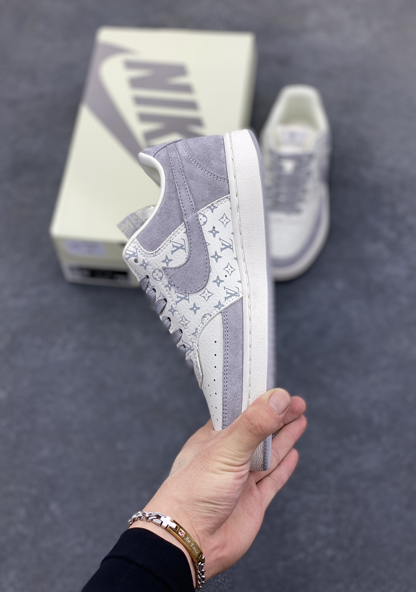 图片[3]-福利特价 海外爆款 ZP订单 NIKE EBERNON Low prm 小空军低帮百搭透气休闲运动板鞋 独家头层版本 原数据独家私模大底 纯正版型 清洁度完美 货号：FD5188-888 尺码：36 36.5 37.5 38 38.5 39 40 40.5 41 42 42.5 43 44 44.5 45-选品中心