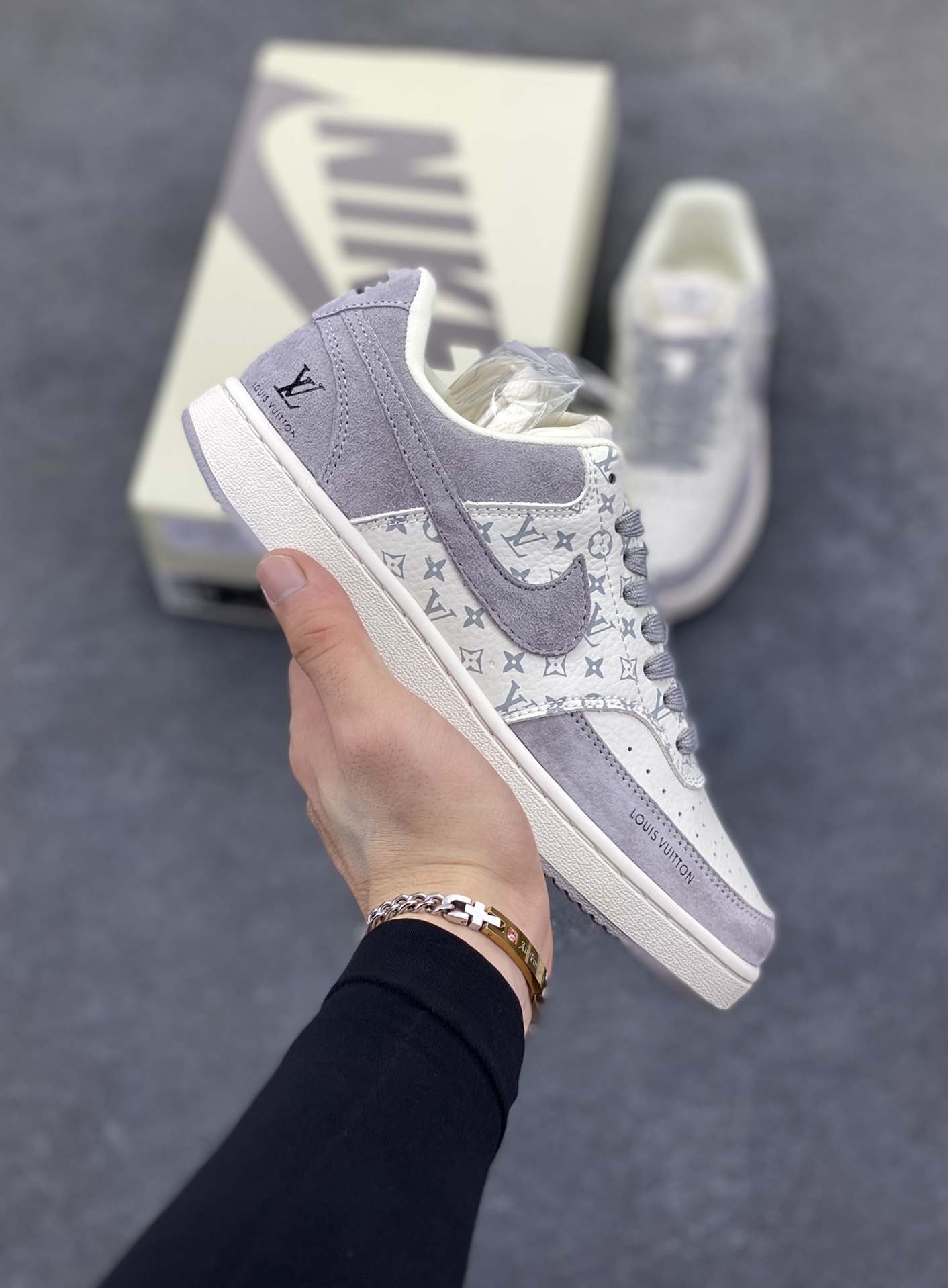 福利特价 海外爆款 ZP订单 NIKE EBERNON Low prm 小空军低帮百搭透气休闲运动板鞋 独家头层版本 原数据独家私模大底 纯正版型 清洁度完美 货号:FD5188-888 尺码:36 36.5 37.5 38 38.5 39 40 40.5 41 42 42.5 43 44 44.5 45-选品中心