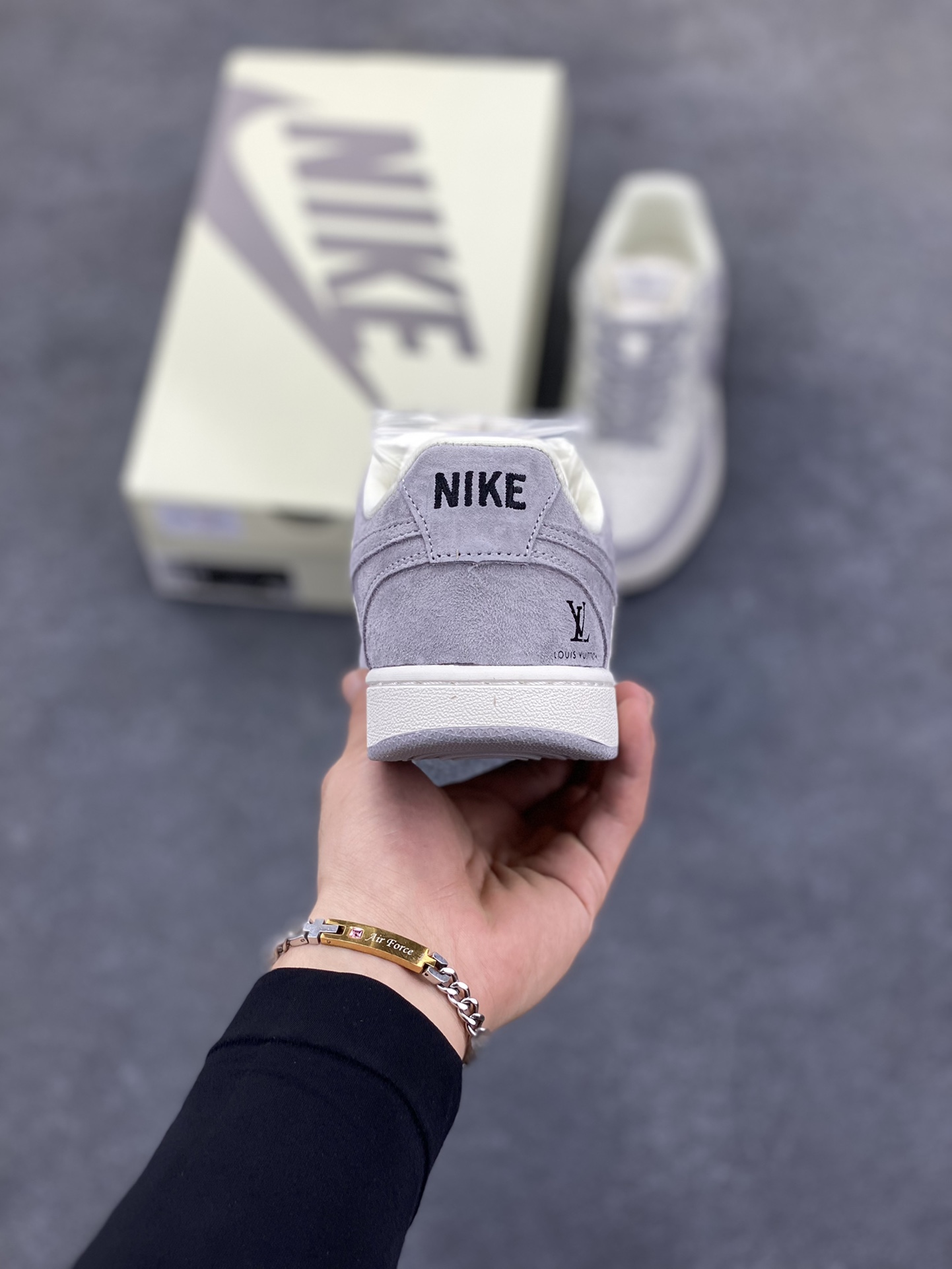 图片[4]-福利特价 海外爆款 ZP订单 NIKE EBERNON Low prm 小空军低帮百搭透气休闲运动板鞋 独家头层版本 原数据独家私模大底 纯正版型 清洁度完美 货号：FD5188-888 尺码：36 36.5 37.5 38 38.5 39 40 40.5 41 42 42.5 43 44 44.5 45-选品中心