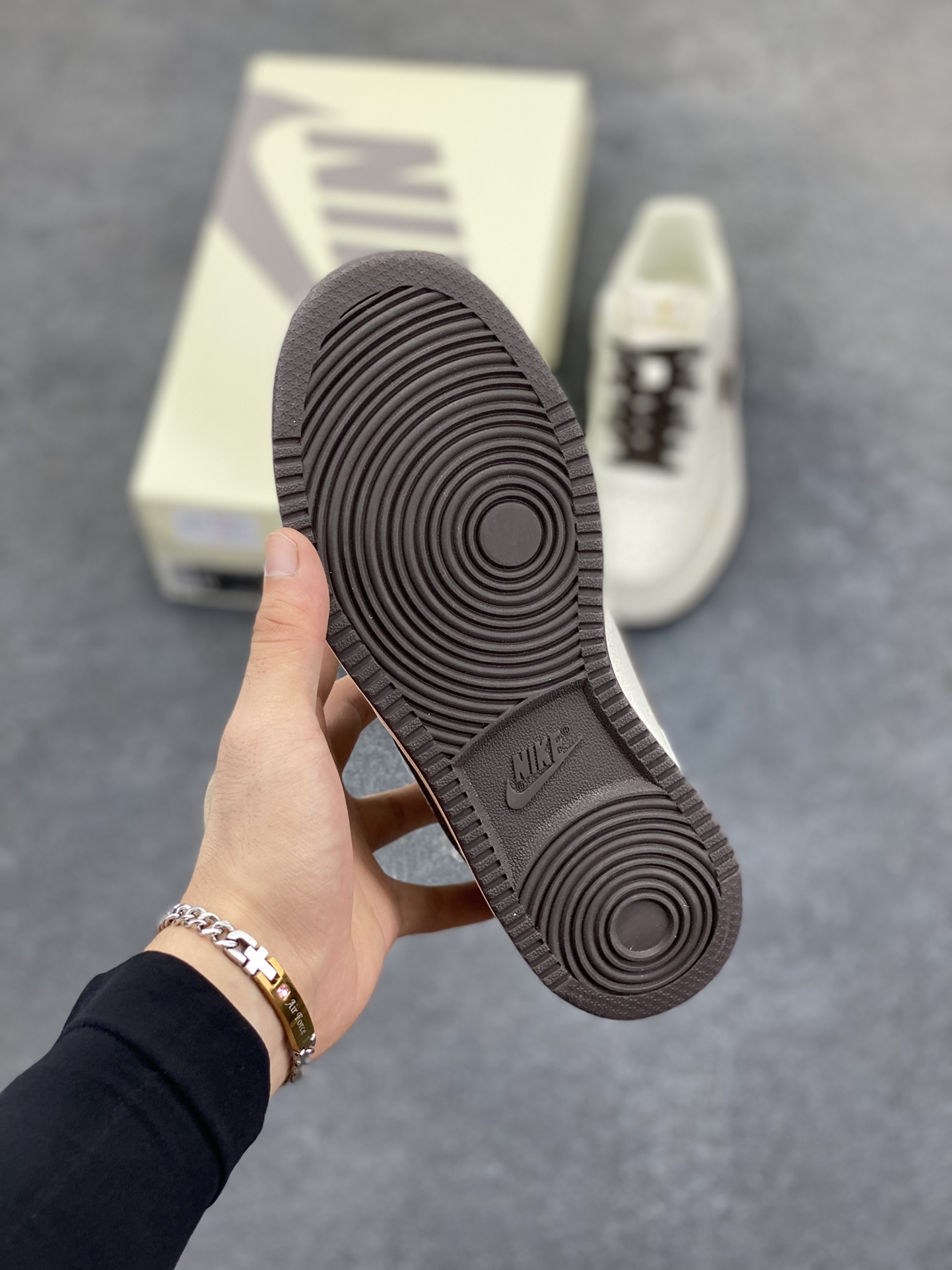 图片[5]-福利特价 海外爆款 ZP订单 NIKE EBERNON Low prm 小空军低帮百搭透气休闲运动板鞋 独家头层版本 原数据独家私模大底 纯正版型 清洁度完美 货号：FD5188-777 尺码：36 36.5 37.5 38 38.5 39 40 40.5 41 42 42.5 43 44 44.5 45-选品中心